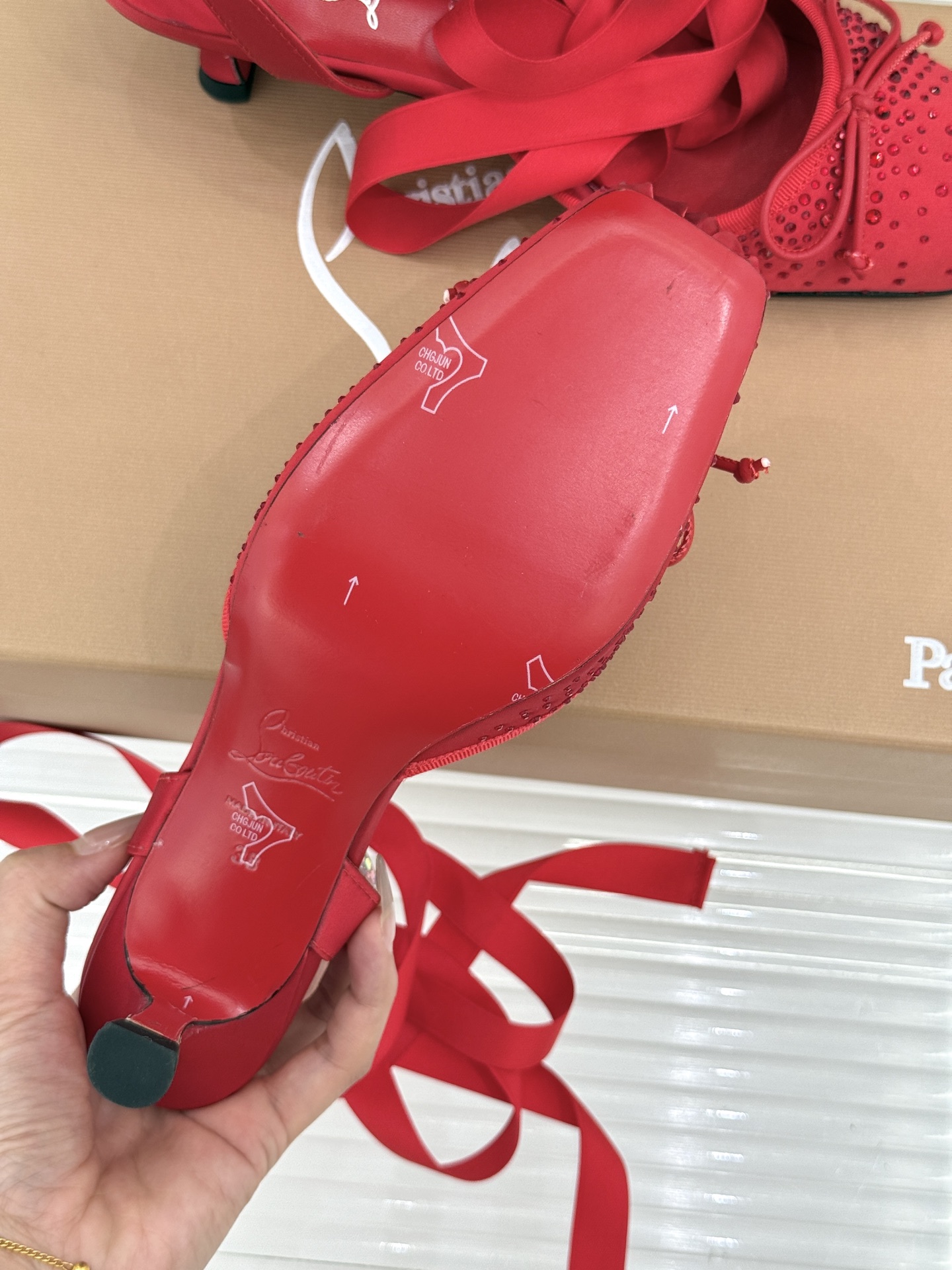 ChristinLouboutin/CL25WF新品猪鼻子蝴蝶结高跟凉鞋在时尚的舞台上CL始终是璀璨的明