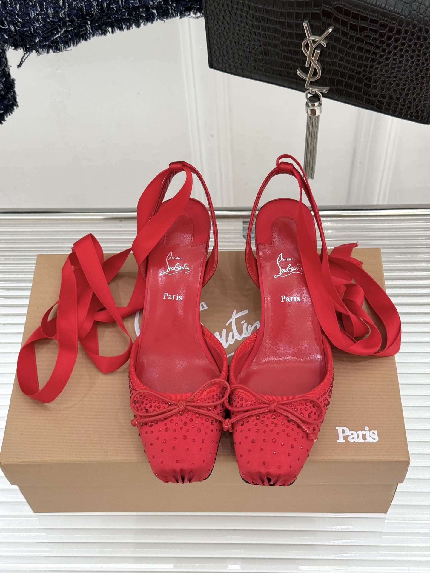 ChristinLouboutin/CL25WF新品猪鼻子蝴蝶结高跟凉鞋在时尚的舞台上CL始终是璀璨的明