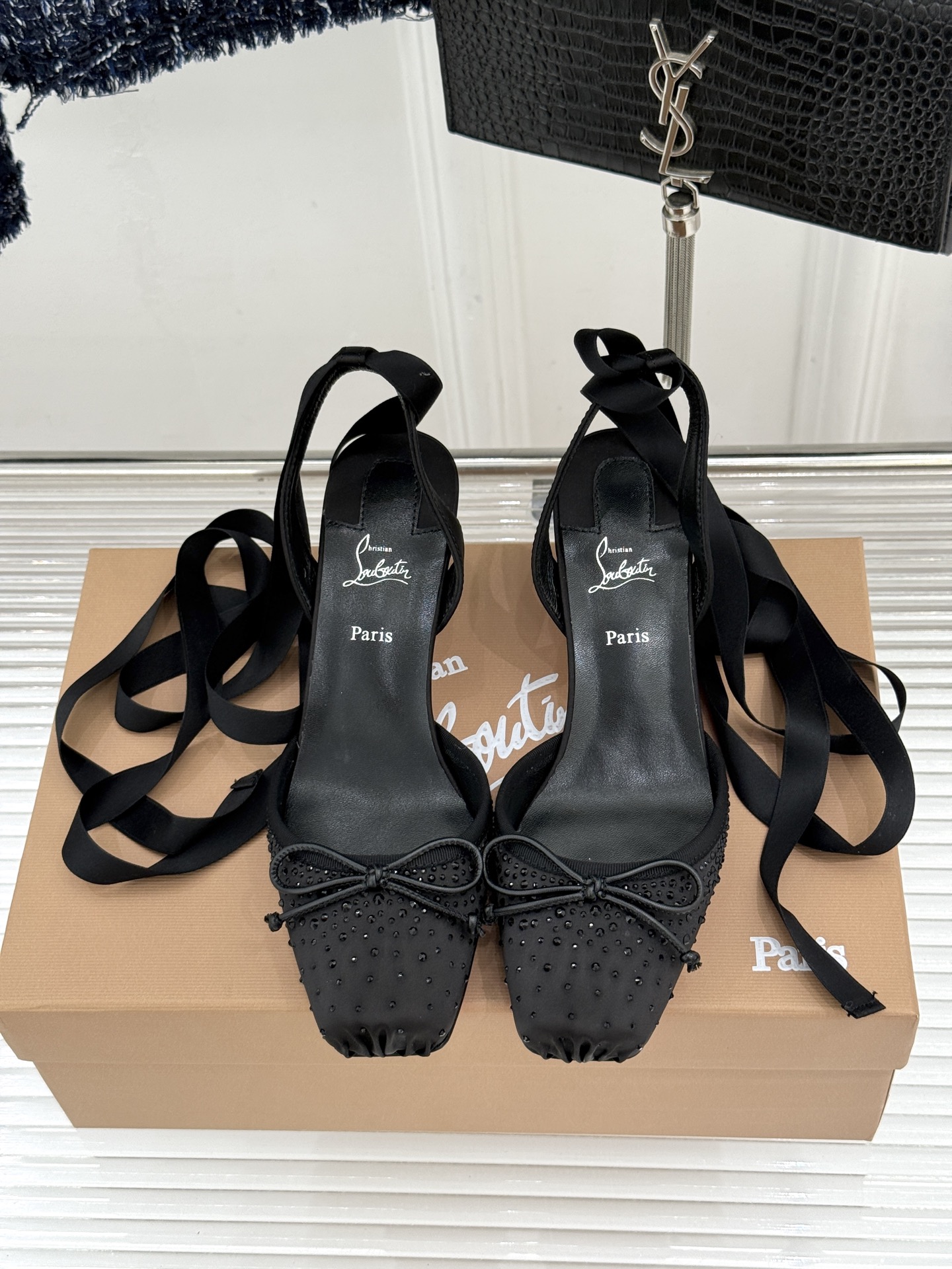 ChristinLouboutin/CL25WF新品猪鼻子蝴蝶结高跟凉鞋在时尚的舞台上CL始终是璀璨的明