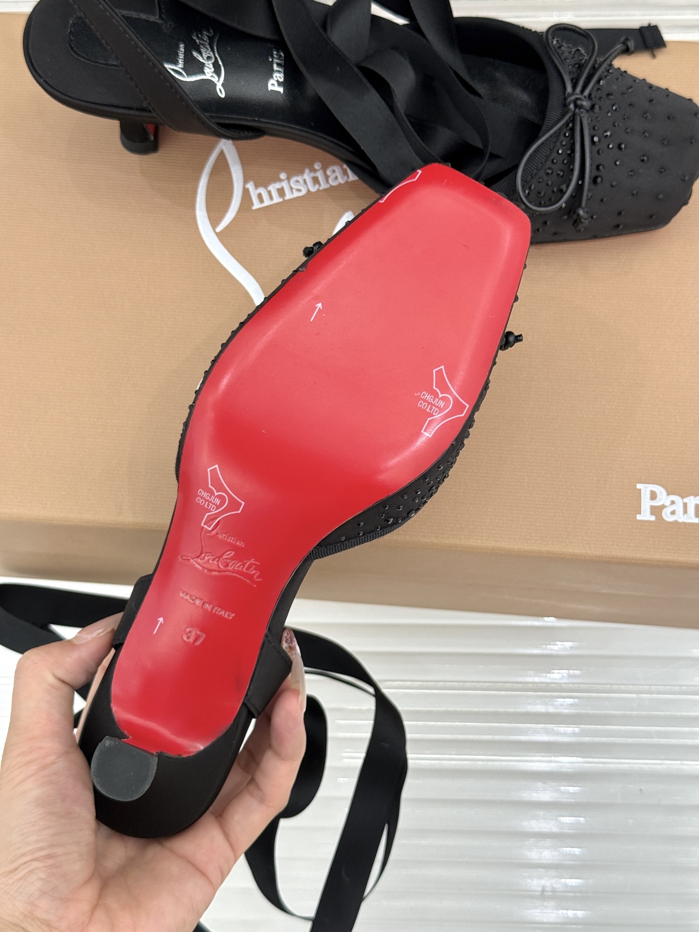 ChristinLouboutin/CL25WF新品猪鼻子蝴蝶结高跟凉鞋在时尚的舞台上CL始终是璀璨的明