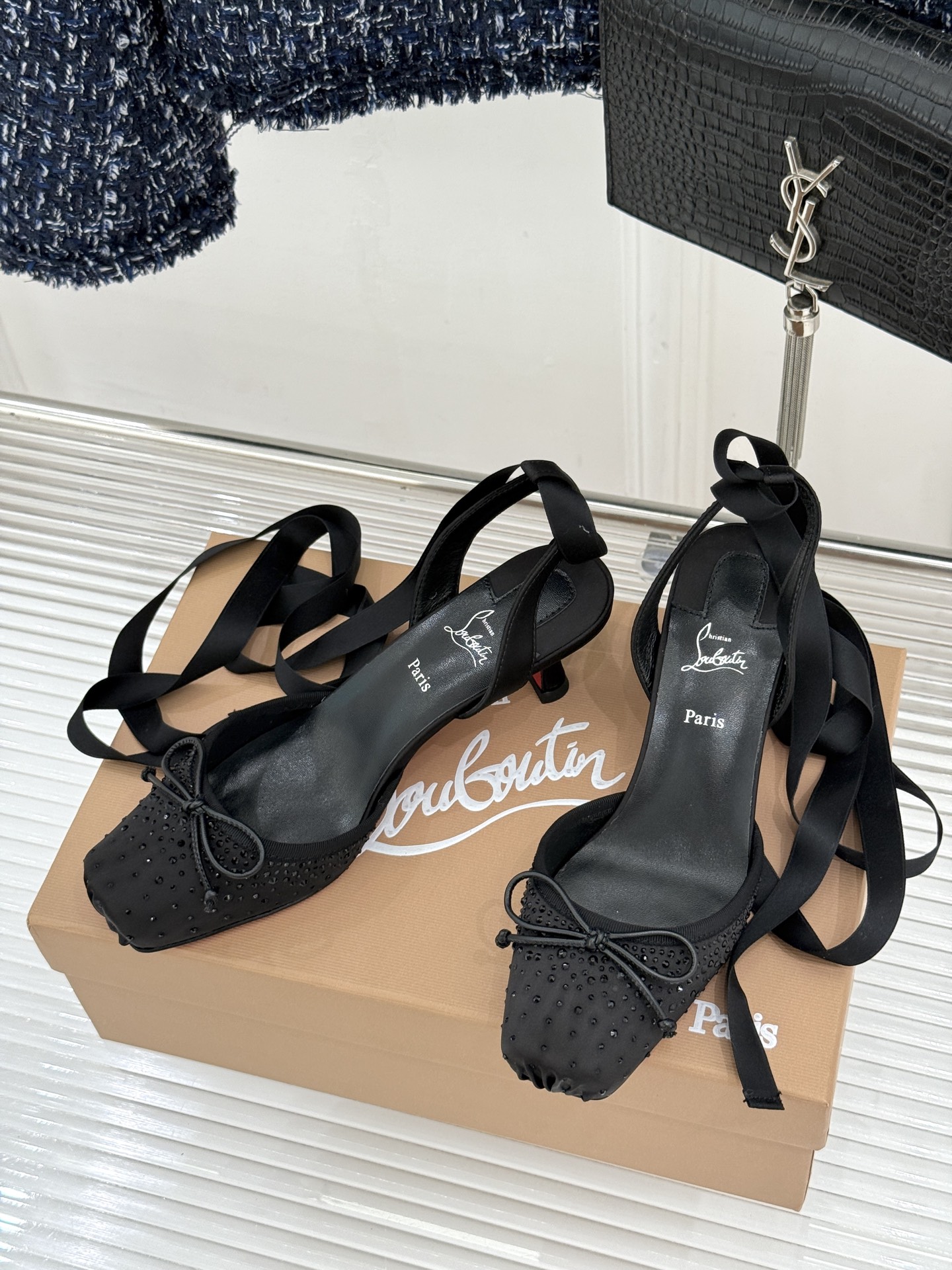 ChristinLouboutin/CL25WF新品猪鼻子蝴蝶结高跟凉鞋在时尚的舞台上CL始终是璀璨的明