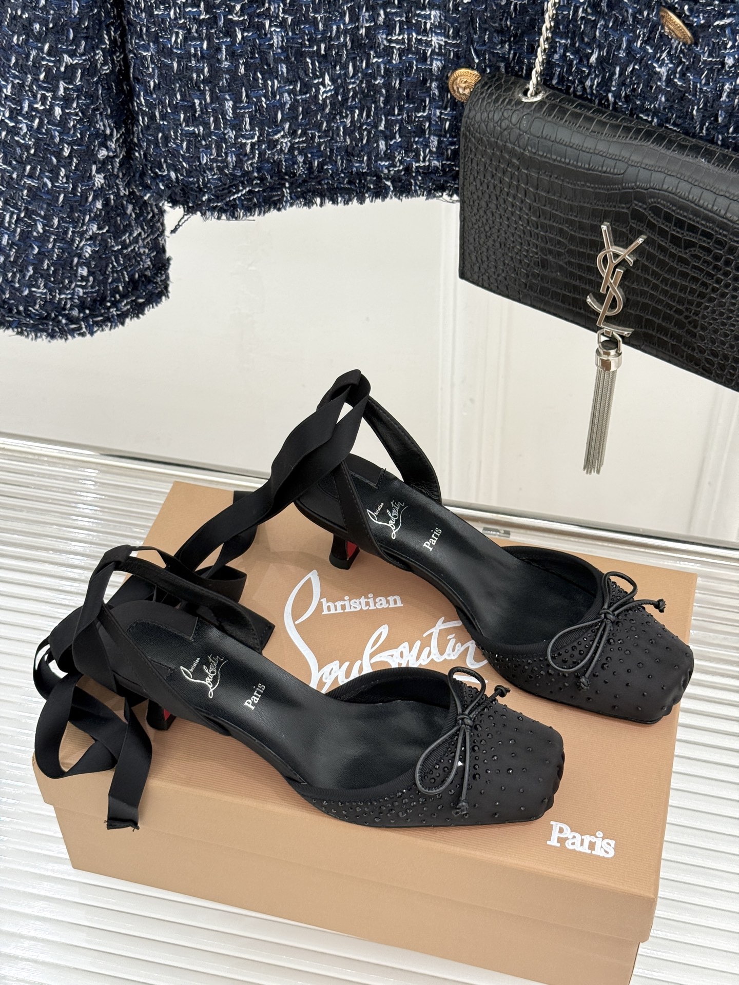 ChristinLouboutin/CL25WF新品猪鼻子蝴蝶结高跟凉鞋在时尚的舞台上CL始终是璀璨的明