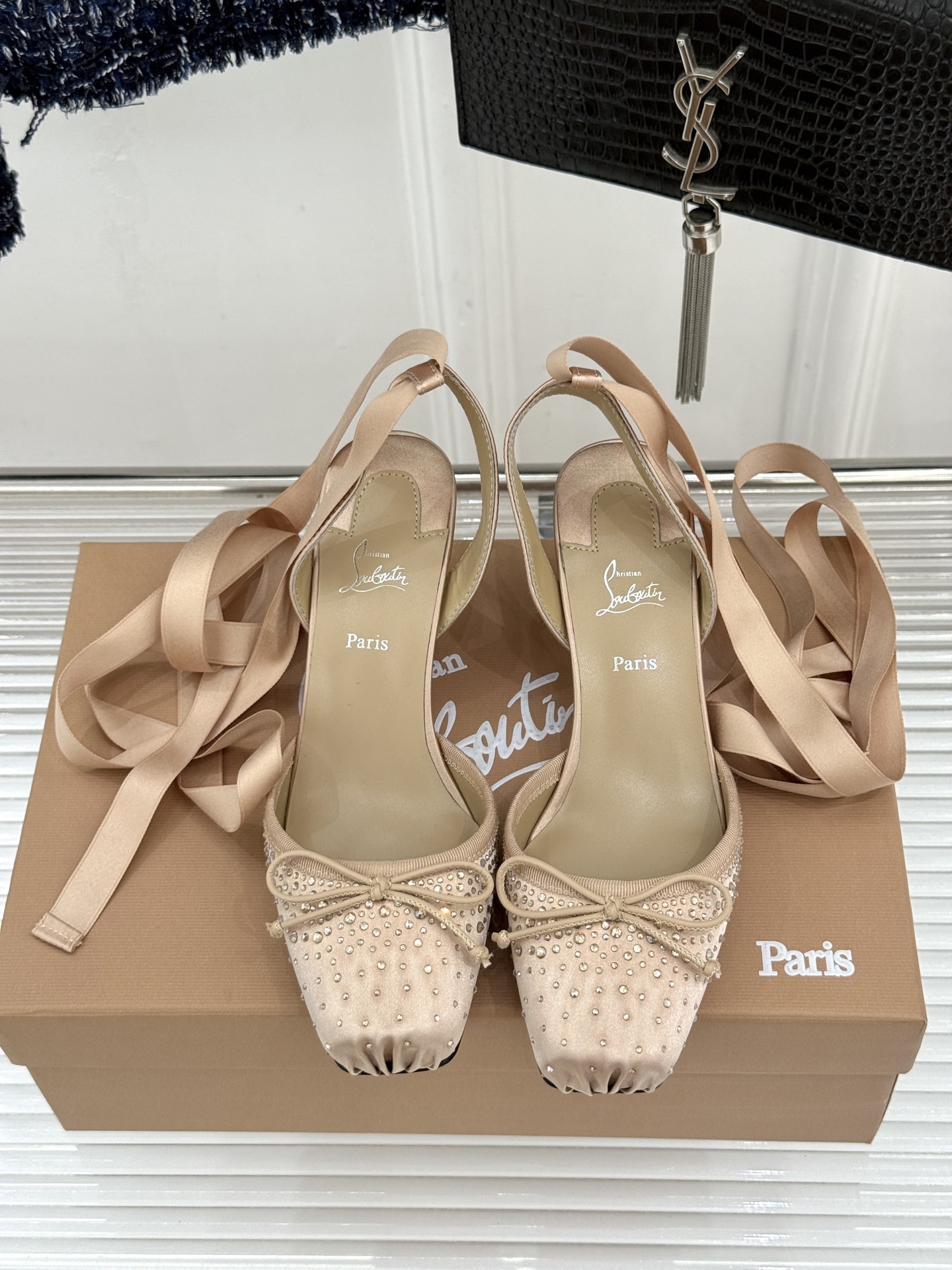 ChristinLouboutin/CL25WF新品猪鼻子蝴蝶结高跟凉鞋在时尚的舞台上CL始终是璀璨的明