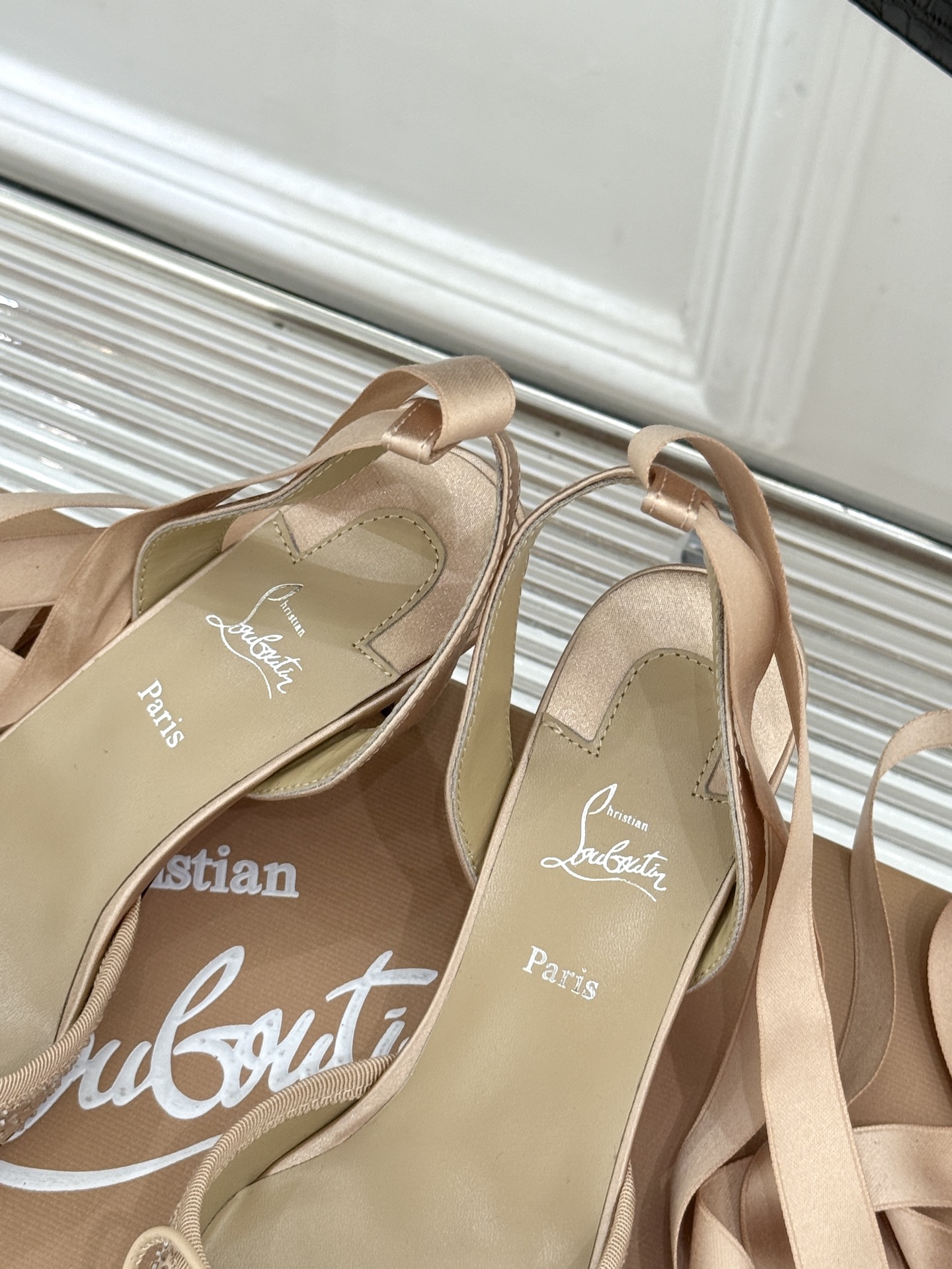 ChristinLouboutin/CL25WF新品猪鼻子蝴蝶结高跟凉鞋在时尚的舞台上CL始终是璀璨的明