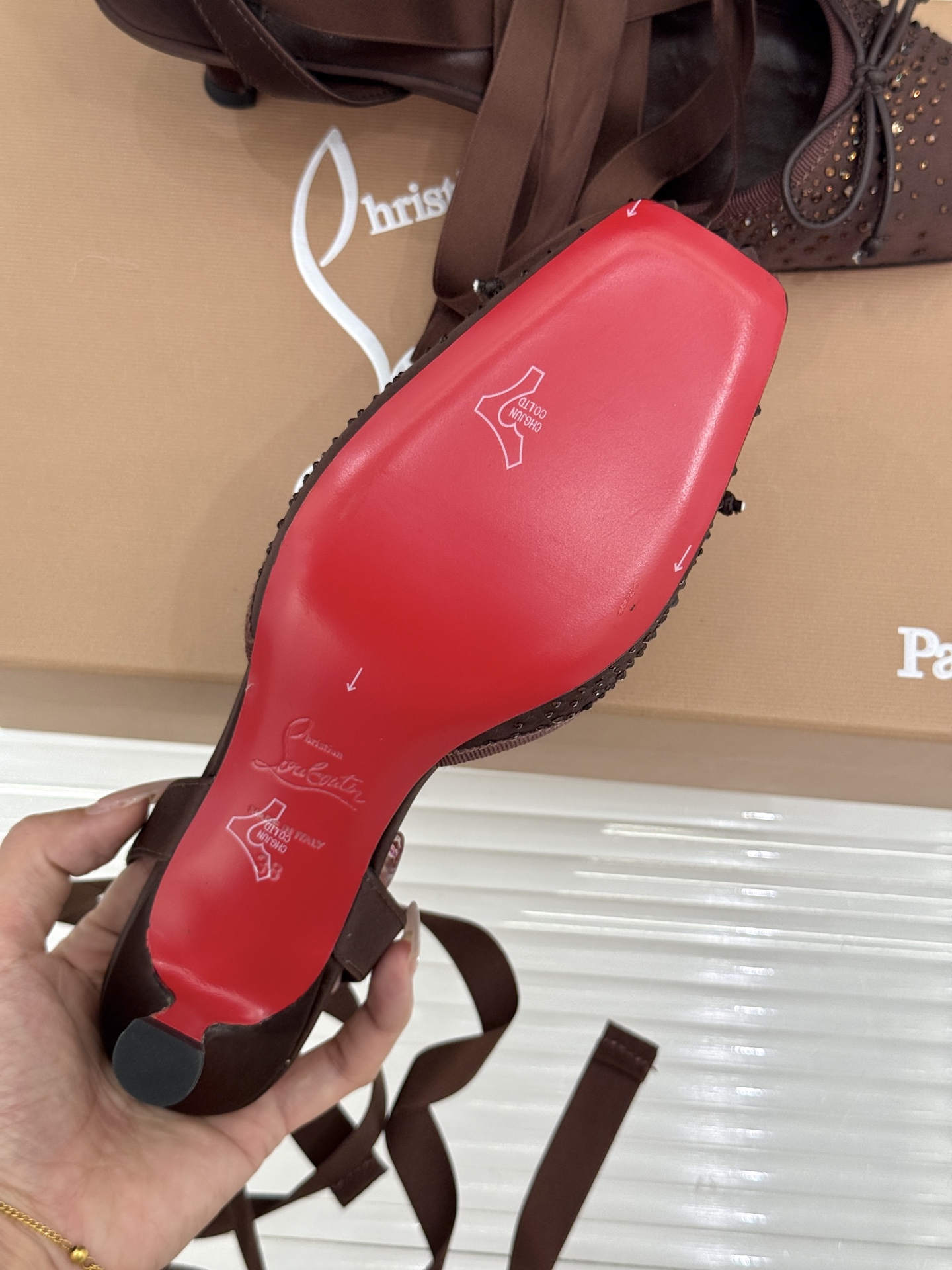 ChristinLouboutin/CL25WF新品猪鼻子蝴蝶结高跟凉鞋在时尚的舞台上CL始终是璀璨的明