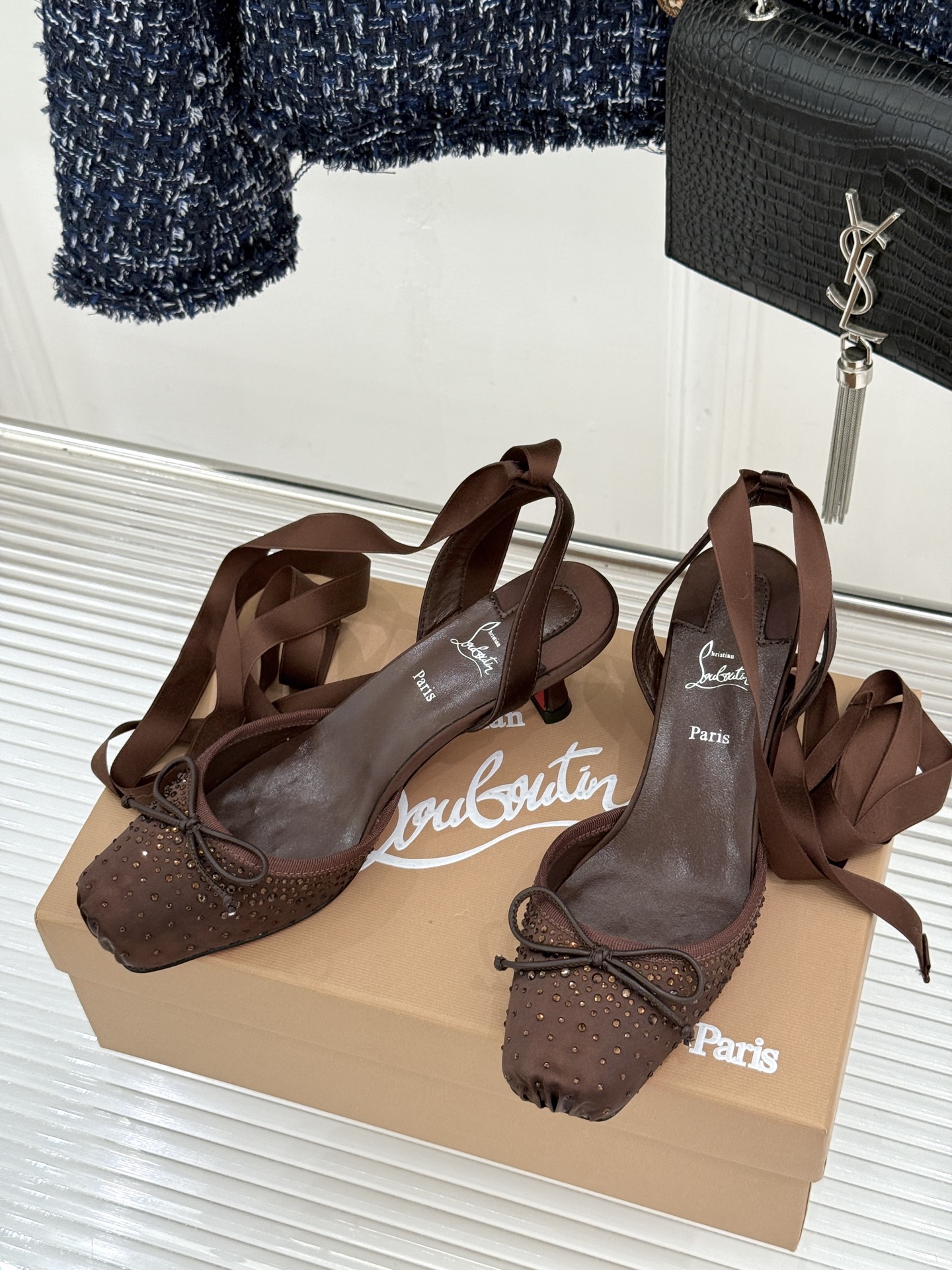 ChristinLouboutin/CL25WF新品猪鼻子蝴蝶结高跟凉鞋在时尚的舞台上CL始终是璀璨的明