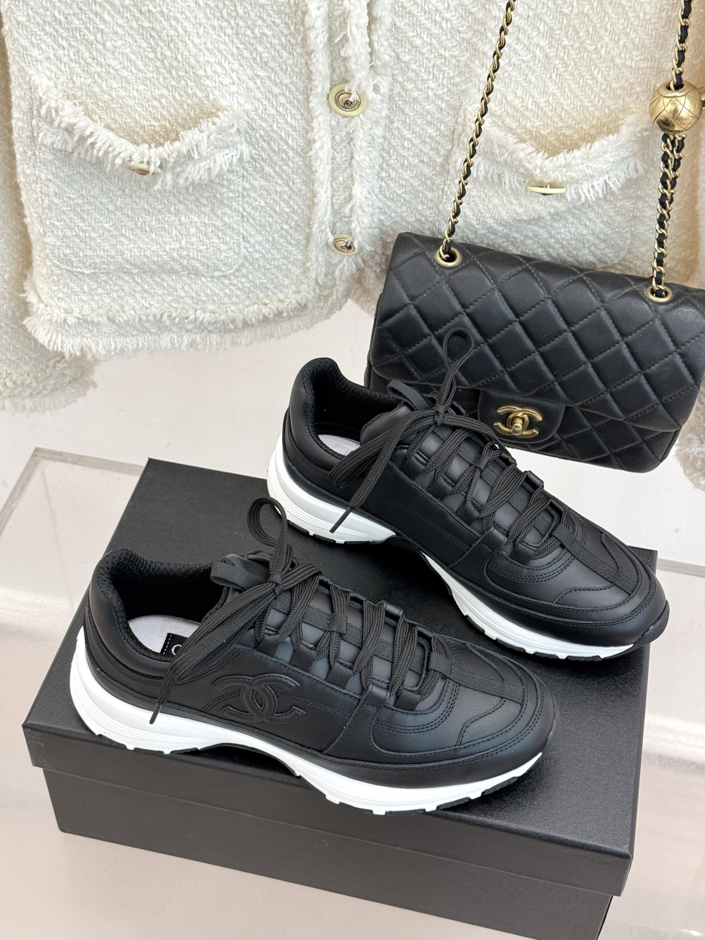 CHANE* ｜小香26S新品双C运动鞋时尚圈又双叒被香奈儿拿捏住了！就成了各路时髦精的心头好标志性的双