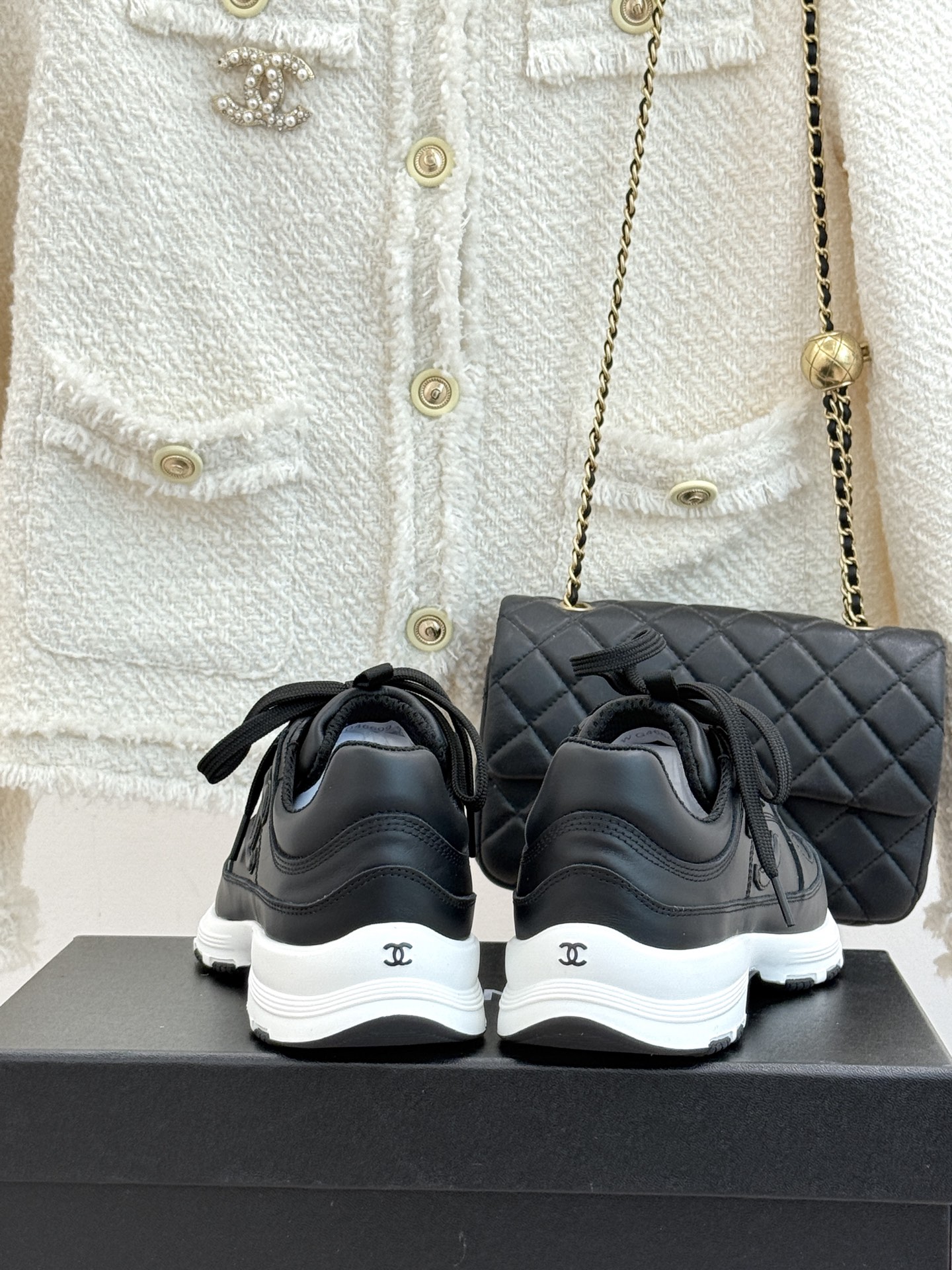 CHANE* ｜小香26S新品双C运动鞋时尚圈又双叒被香奈儿拿捏住了！就成了各路时髦精的心头好标志性的双