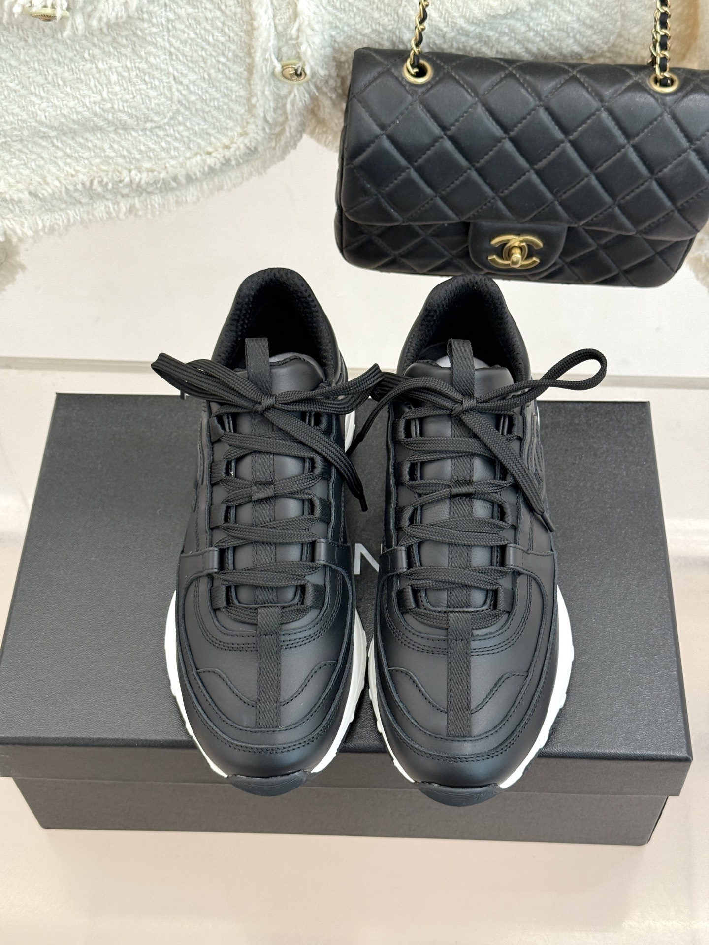 CHANE* ｜小香26S新品双C运动鞋时尚圈又双叒被香奈儿拿捏住了！就成了各路时髦精的心头好标志性的双