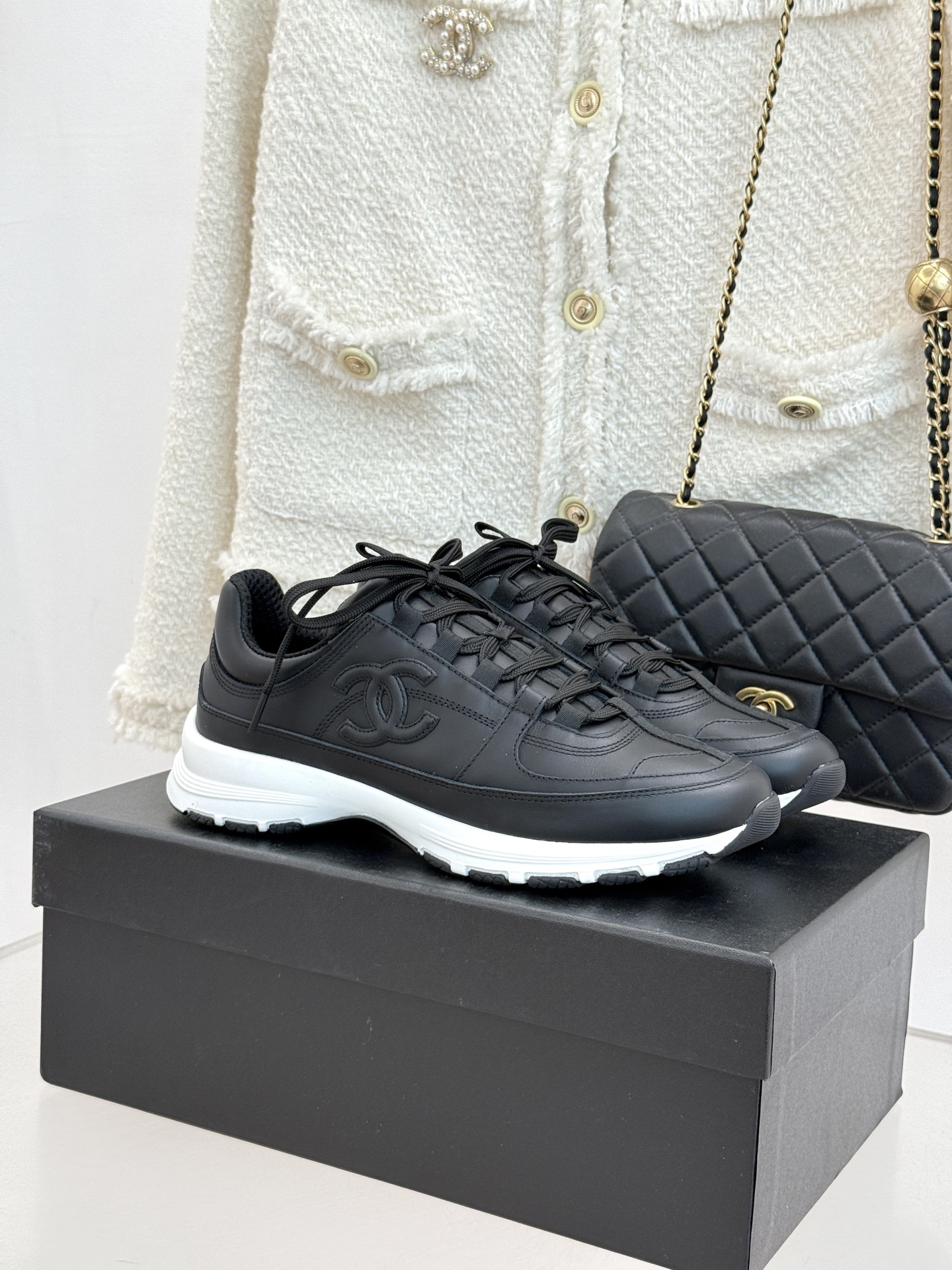 CHANE* ｜小香26S新品双C运动鞋时尚圈又双叒被香奈儿拿捏住了！就成了各路时髦精的心头好标志性的双