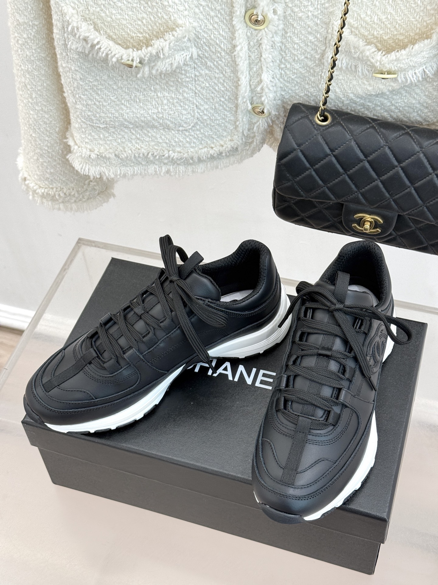 CHANE* ｜小香26S新品双C运动鞋时尚圈又双叒被香奈儿拿捏住了！就成了各路时髦精的心头好标志性的双