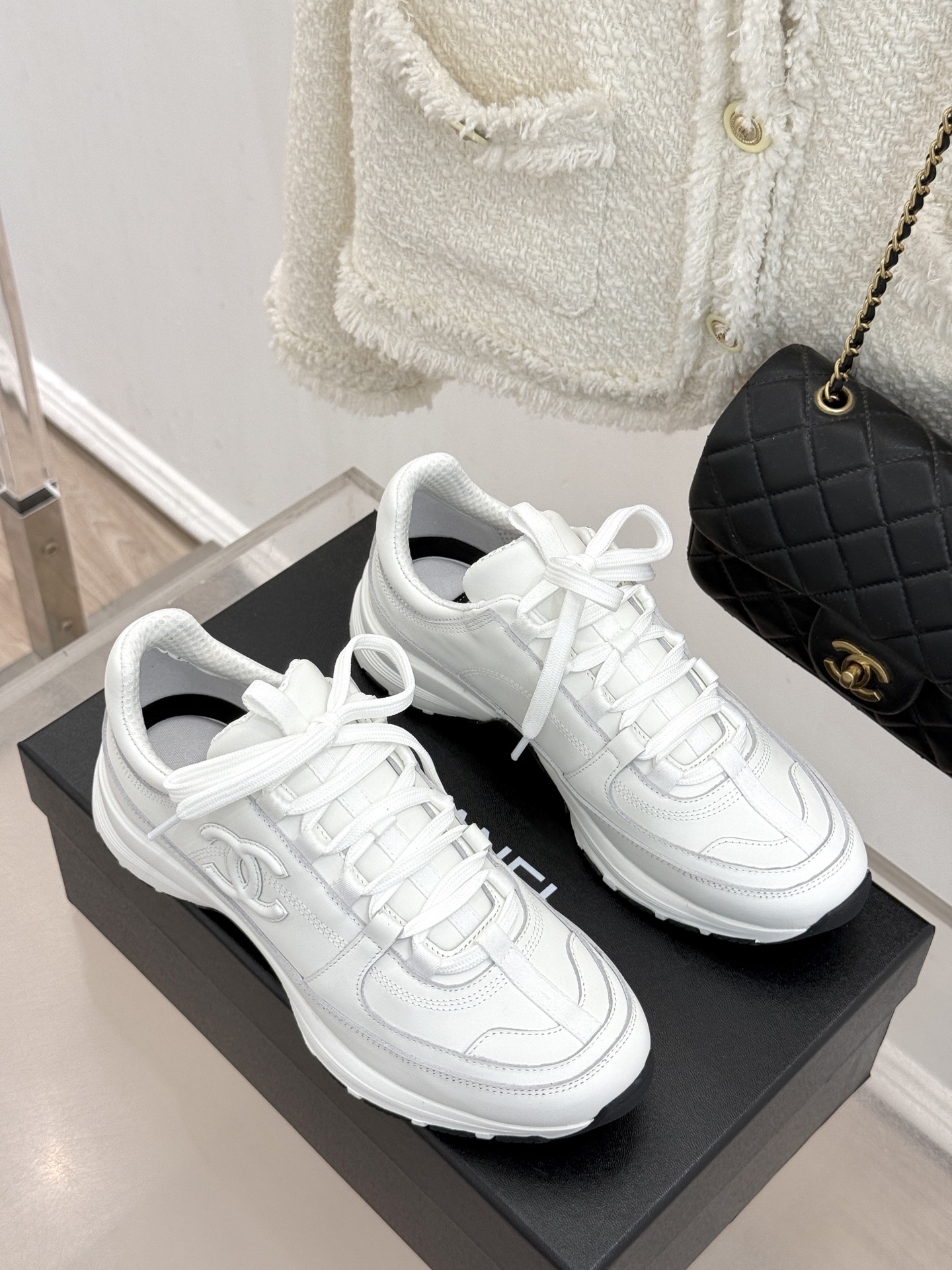 CHANE* ｜小香26S新品双C运动鞋时尚圈又双叒被香奈儿拿捏住了！就成了各路时髦精的心头好标志性的双
