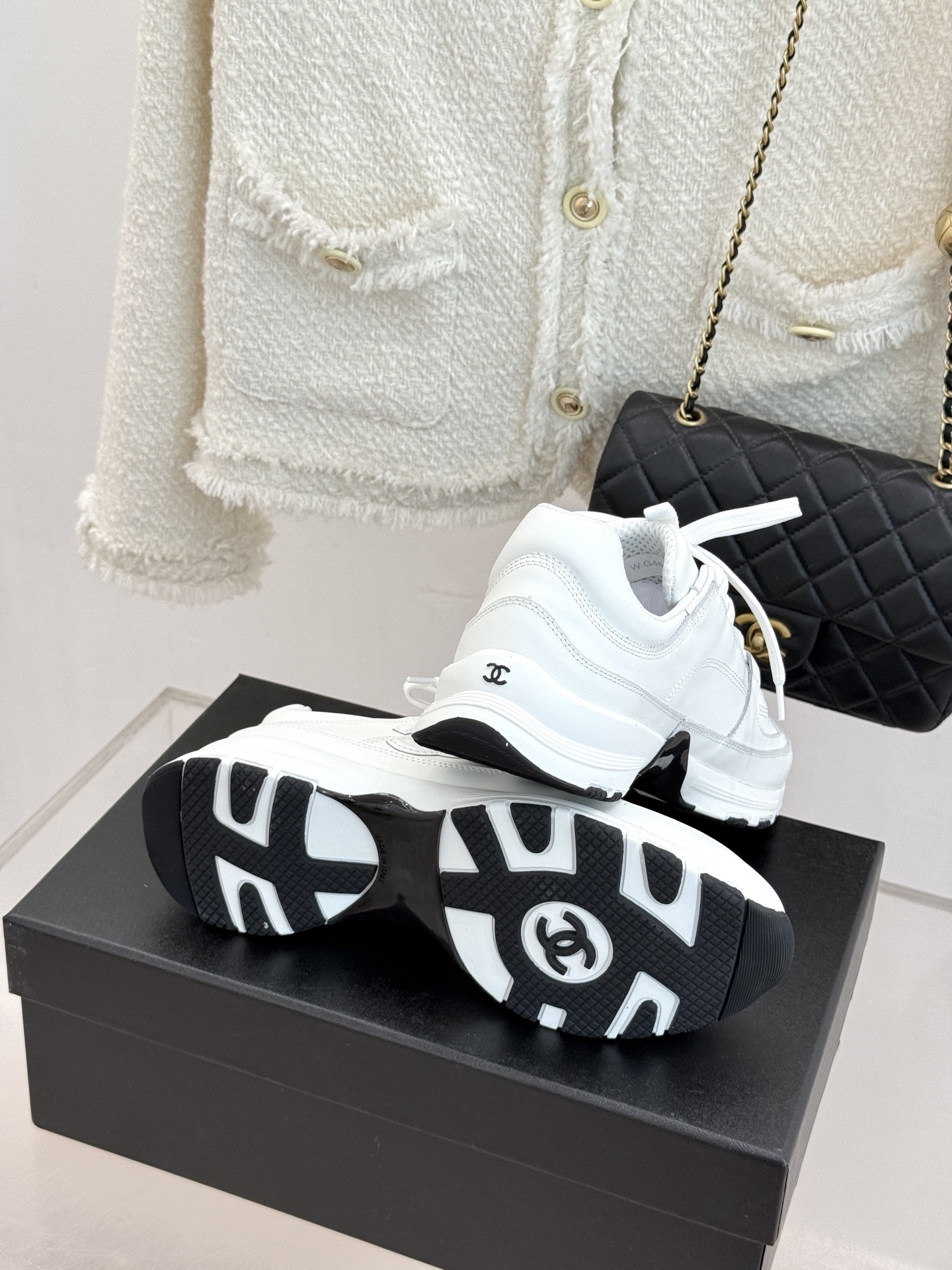 CHANE* ｜小香26S新品双C运动鞋时尚圈又双叒被香奈儿拿捏住了！就成了各路时髦精的心头好标志性的双