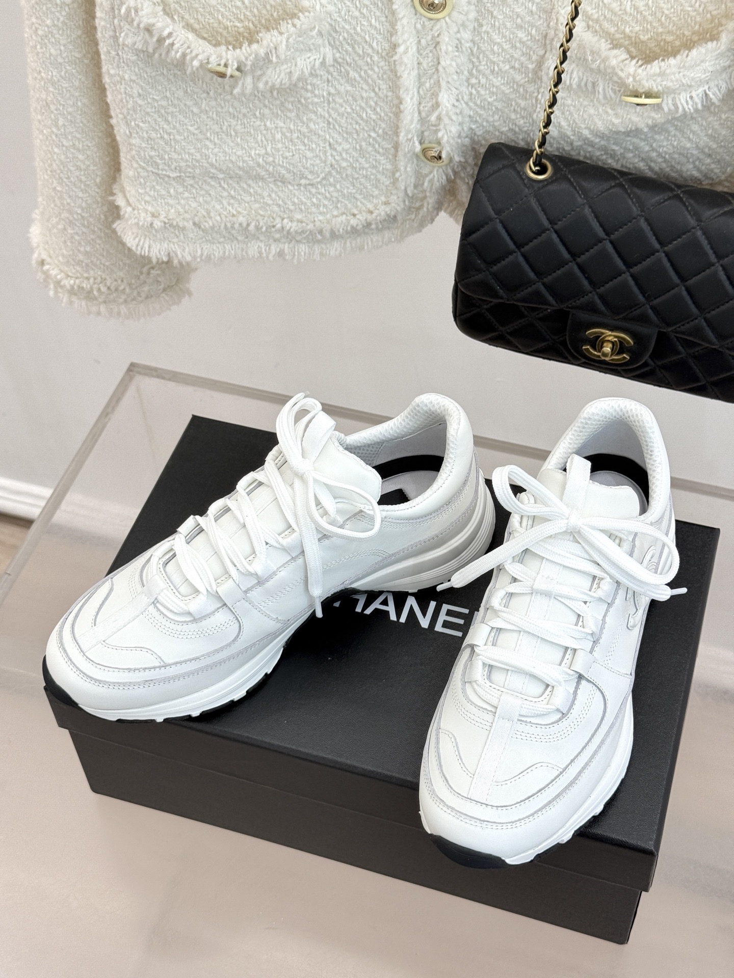 CHANE* ｜小香26S新品双C运动鞋时尚圈又双叒被香奈儿拿捏住了！就成了各路时髦精的心头好标志性的双