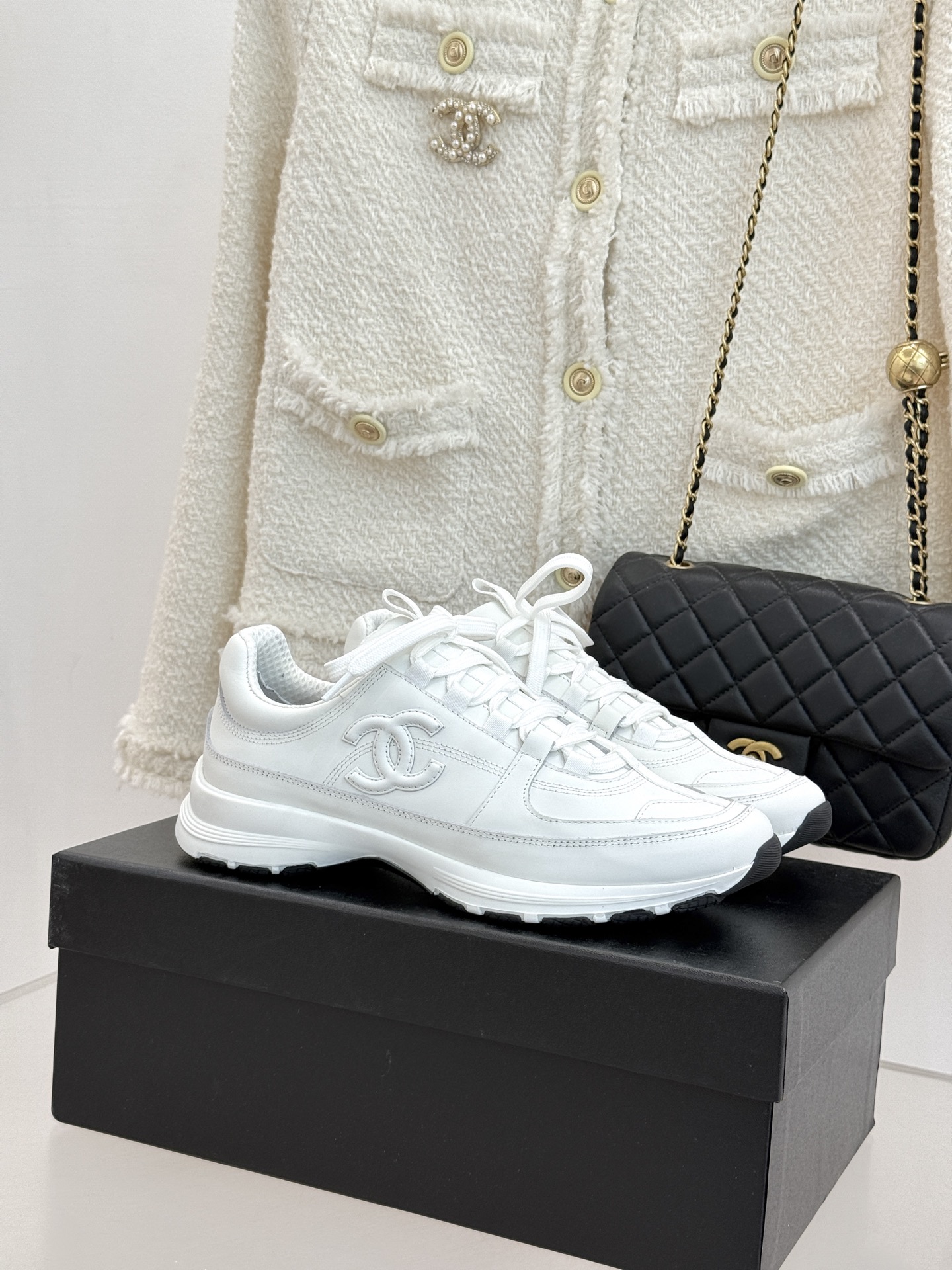 CHANE* ｜小香26S新品双C运动鞋时尚圈又双叒被香奈儿拿捏住了！就成了各路时髦精的心头好标志性的双