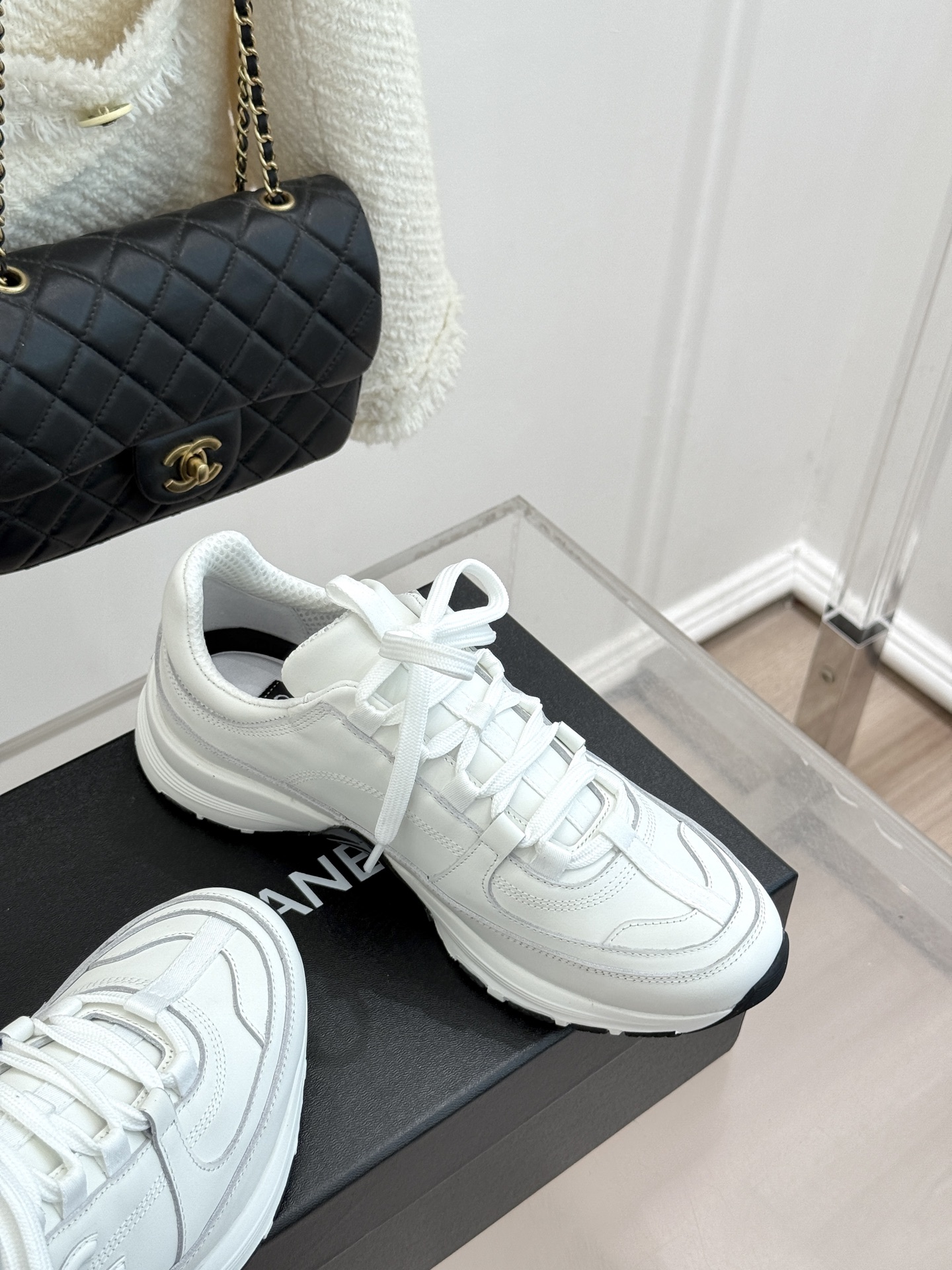 CHANE* ｜小香26S新品双C运动鞋时尚圈又双叒被香奈儿拿捏住了！就成了各路时髦精的心头好标志性的双