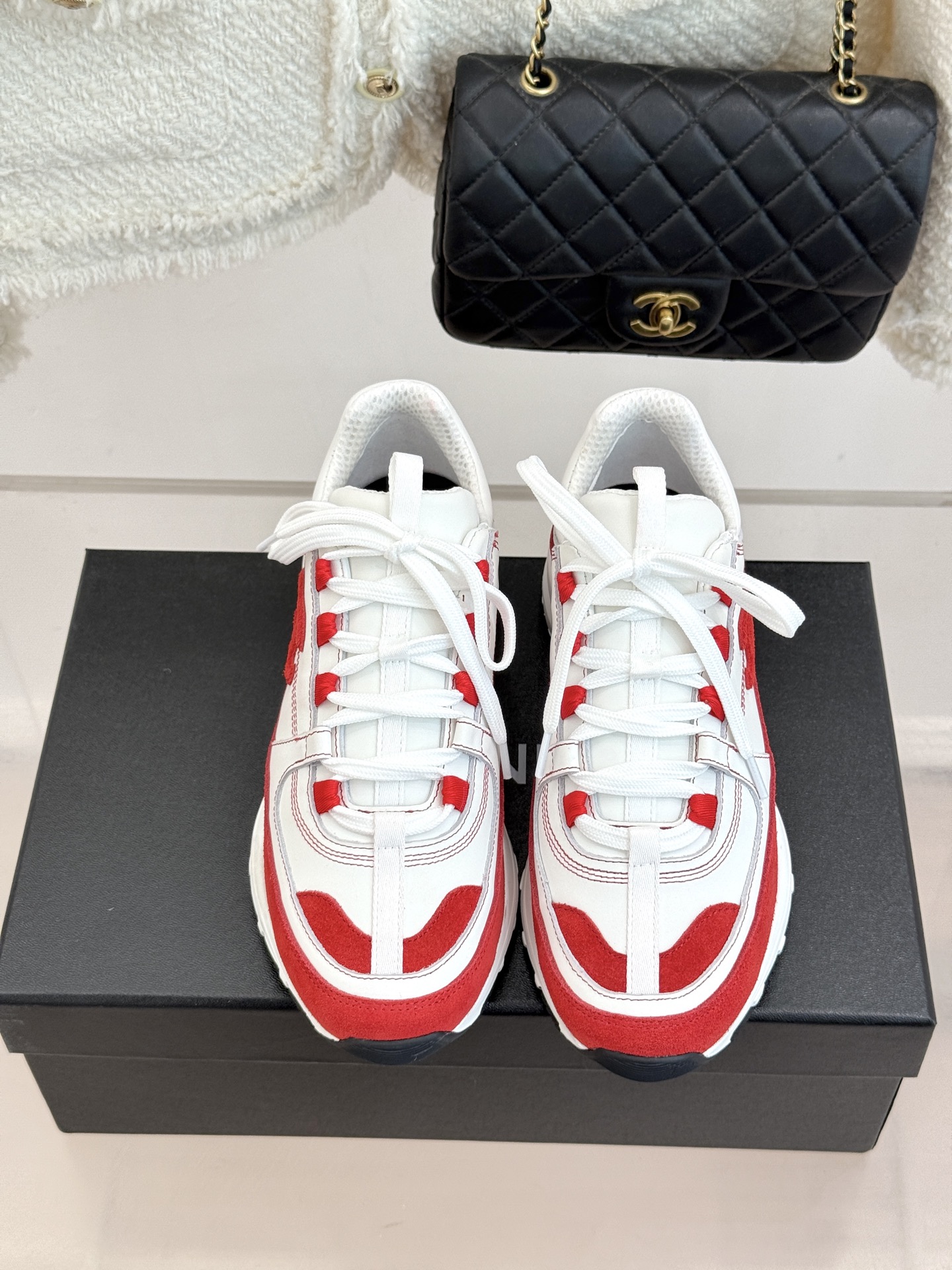 CHANE* ｜小香26S新品双C运动鞋时尚圈又双叒被香奈儿拿捏住了！就成了各路时髦精的心头好标志性的双
