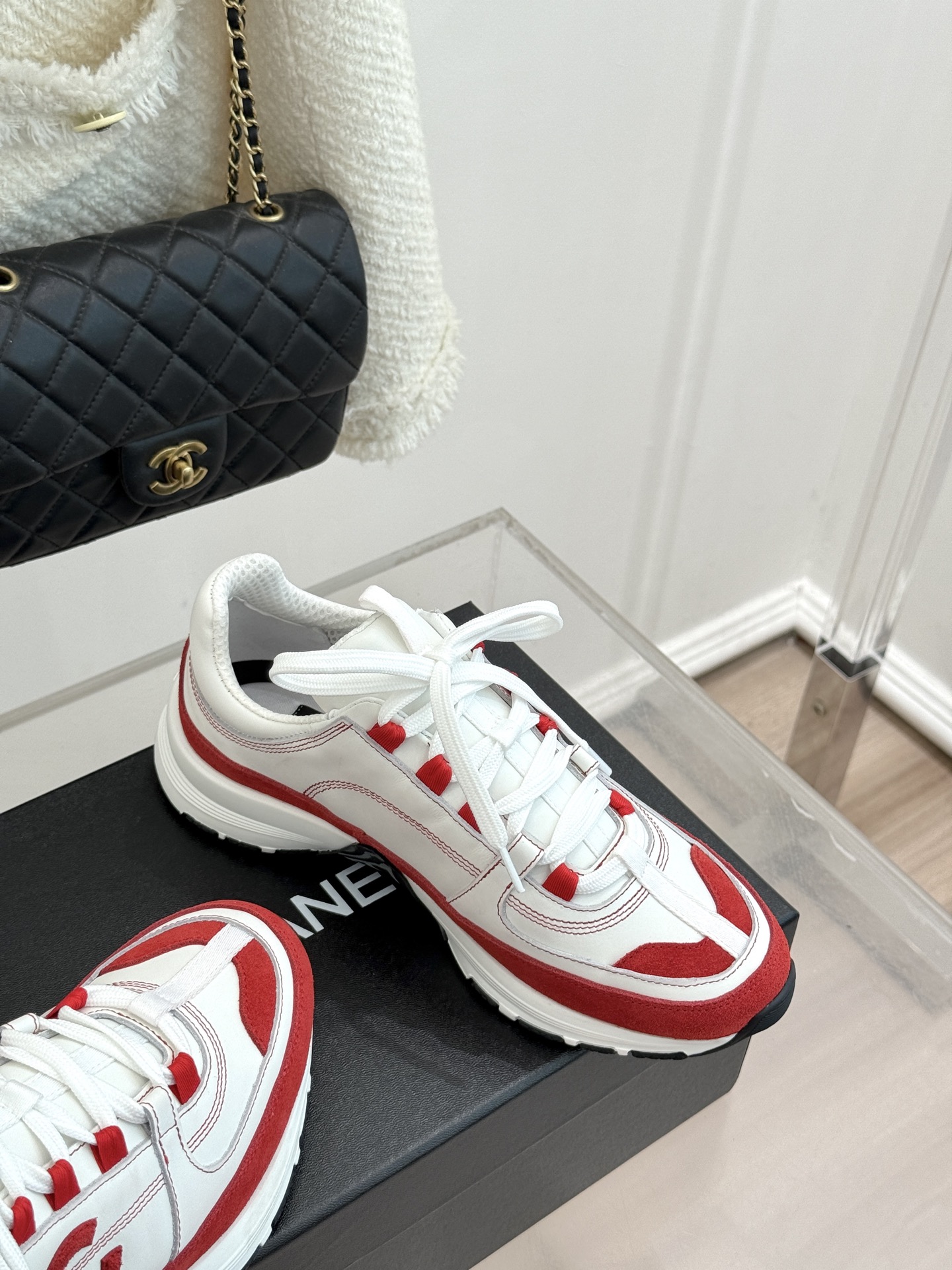 CHANE* ｜小香26S新品双C运动鞋时尚圈又双叒被香奈儿拿捏住了！就成了各路时髦精的心头好标志性的双