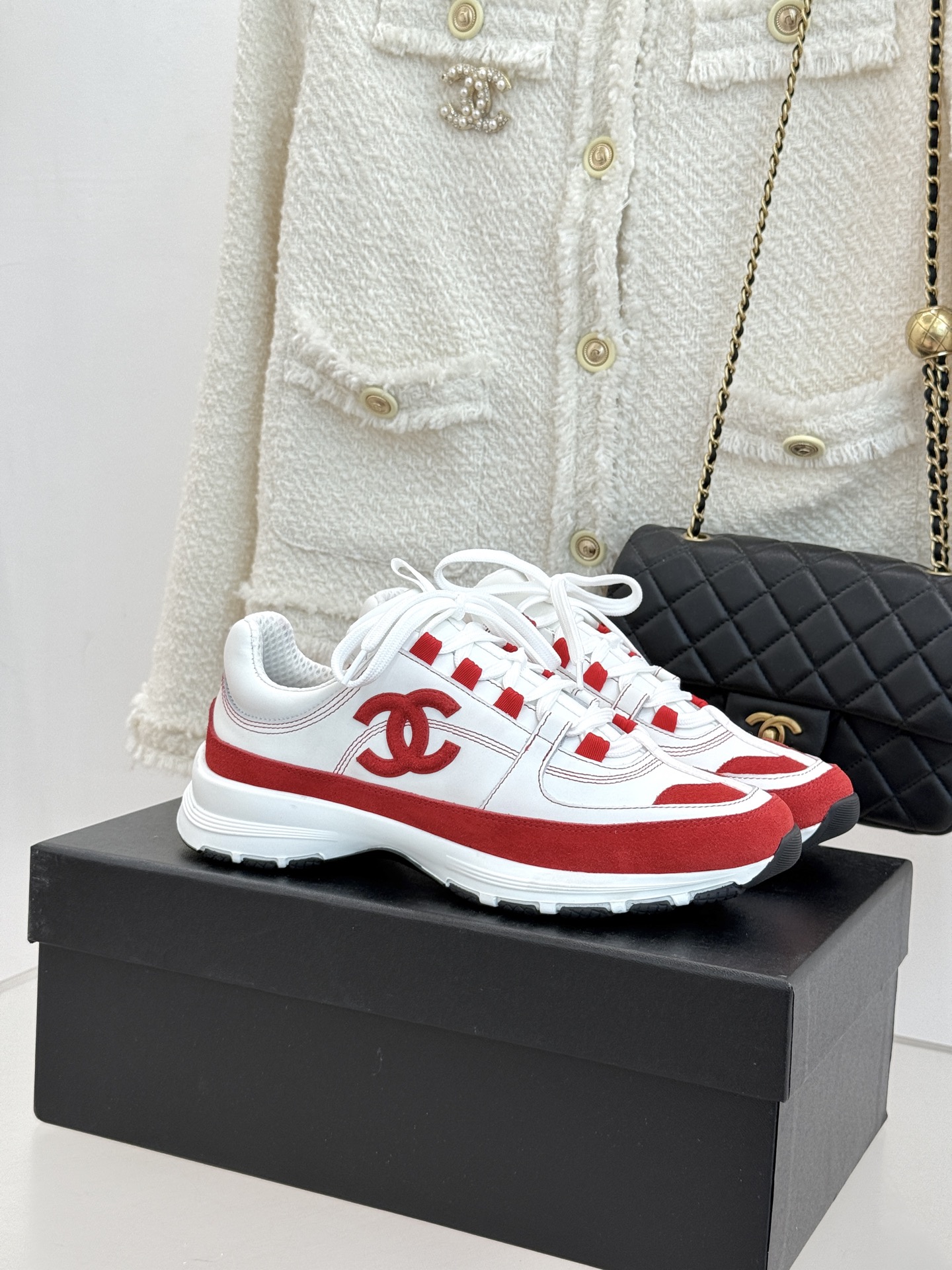 CHANE* ｜小香26S新品双C运动鞋时尚圈又双叒被香奈儿拿捏住了！就成了各路时髦精的心头好标志性的双