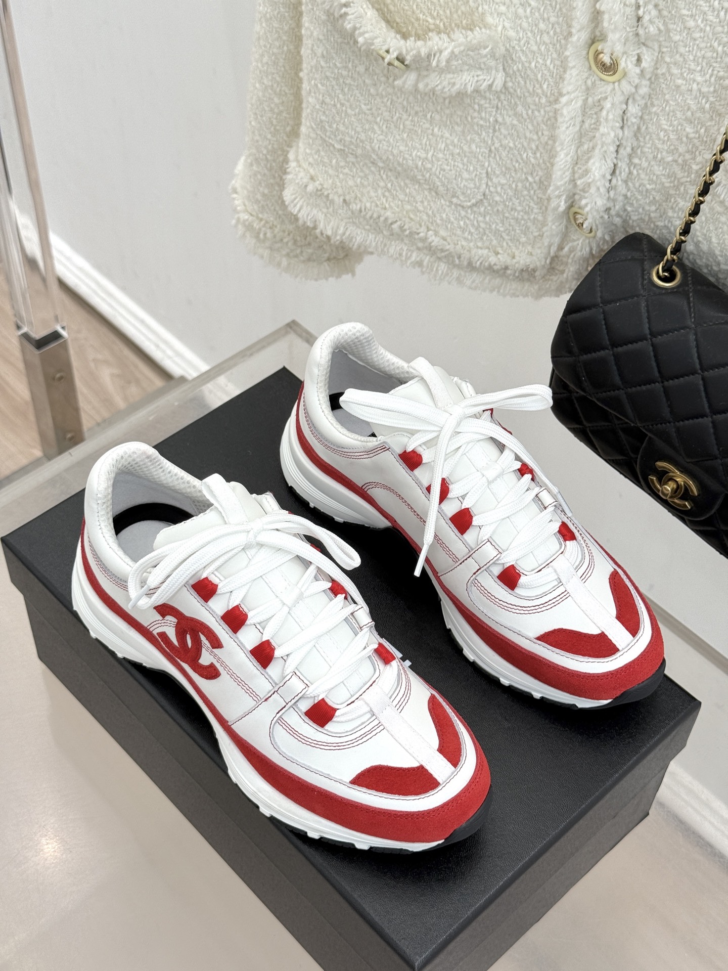 CHANE* ｜小香26S新品双C运动鞋时尚圈又双叒被香奈儿拿捏住了！就成了各路时髦精的心头好标志性的双