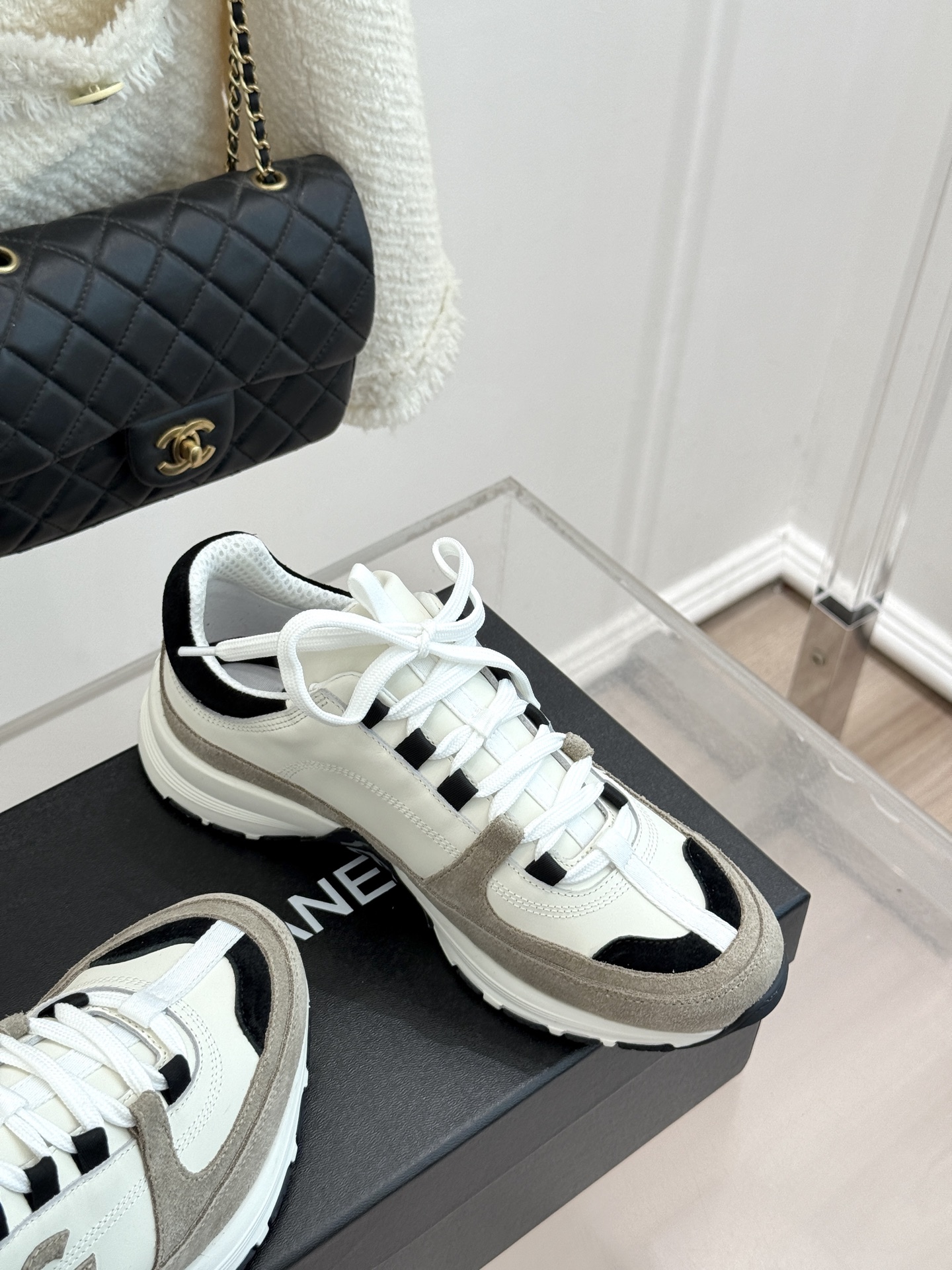 CHANE* ｜小香26S新品双C运动鞋时尚圈又双叒被香奈儿拿捏住了！就成了各路时髦精的心头好标志性的双