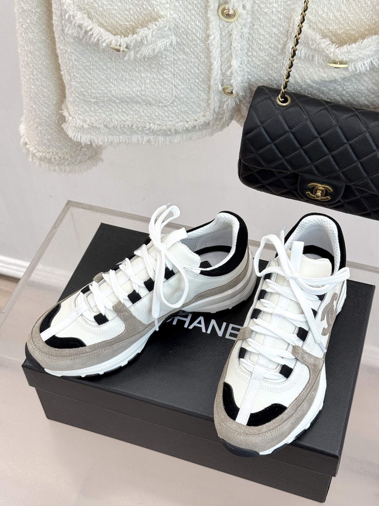 CHANE* ｜小香26S新品双C运动鞋时尚圈又双叒被香奈儿拿捏住了！就成了各路时髦精的心头好标志性的双