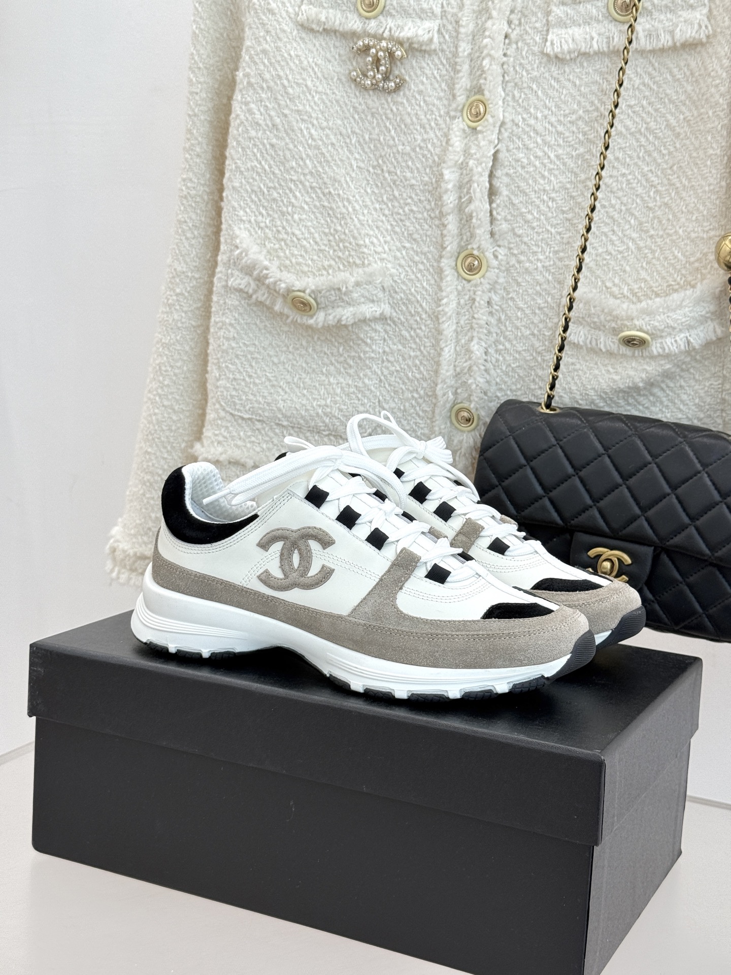 CHANE* ｜小香26S新品双C运动鞋时尚圈又双叒被香奈儿拿捏住了！就成了各路时髦精的心头好标志性的双