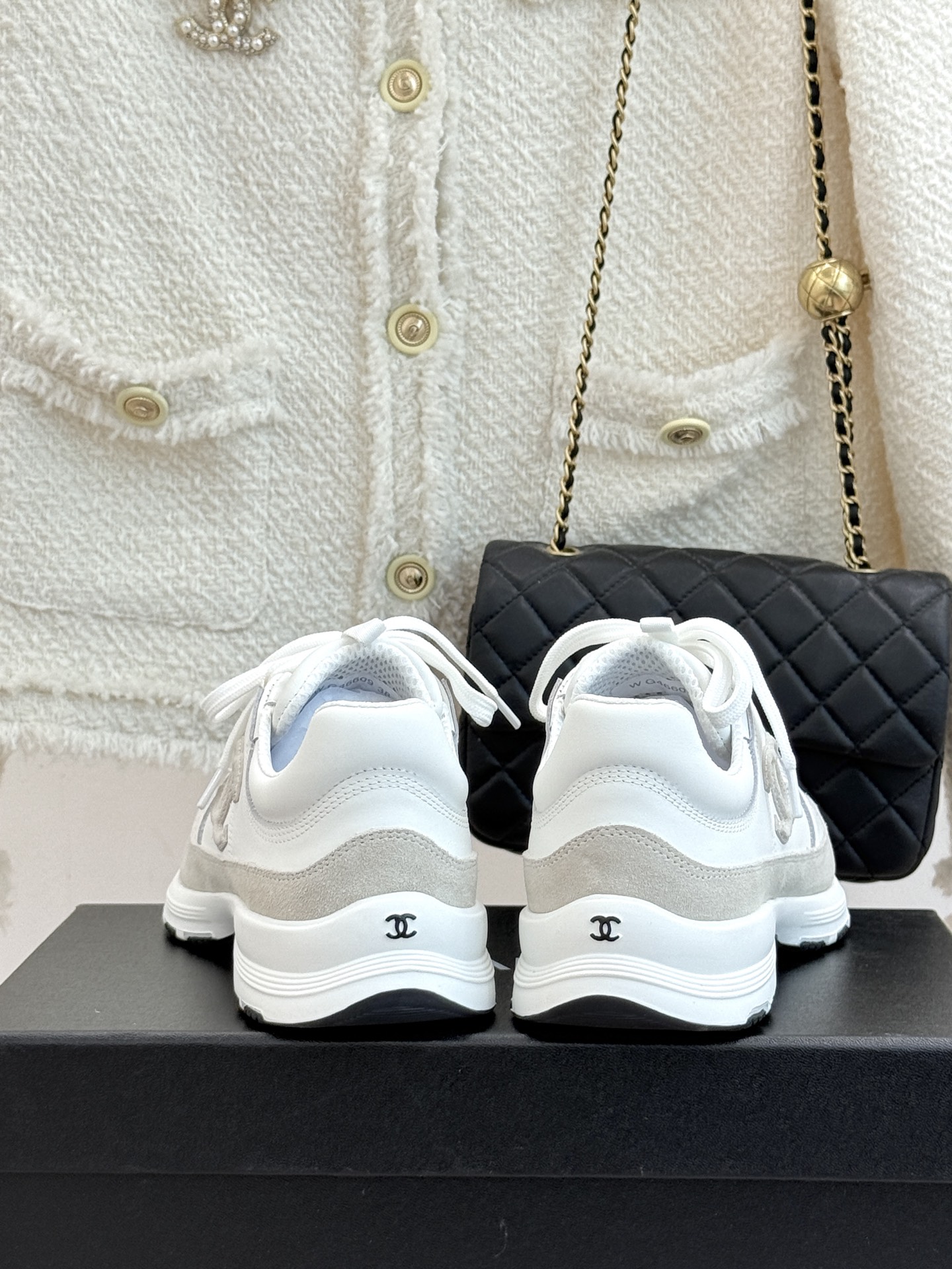 CHANE* ｜小香26S新品双C运动鞋时尚圈又双叒被香奈儿拿捏住了！就成了各路时髦精的心头好标志性的双