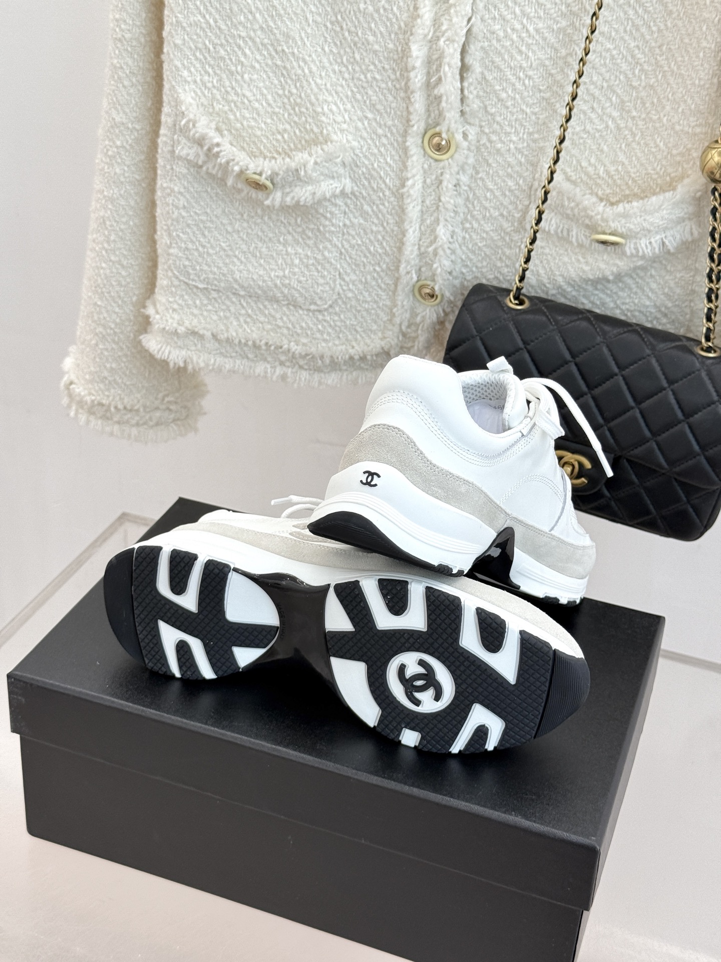 CHANE* ｜小香26S新品双C运动鞋时尚圈又双叒被香奈儿拿捏住了！就成了各路时髦精的心头好标志性的双