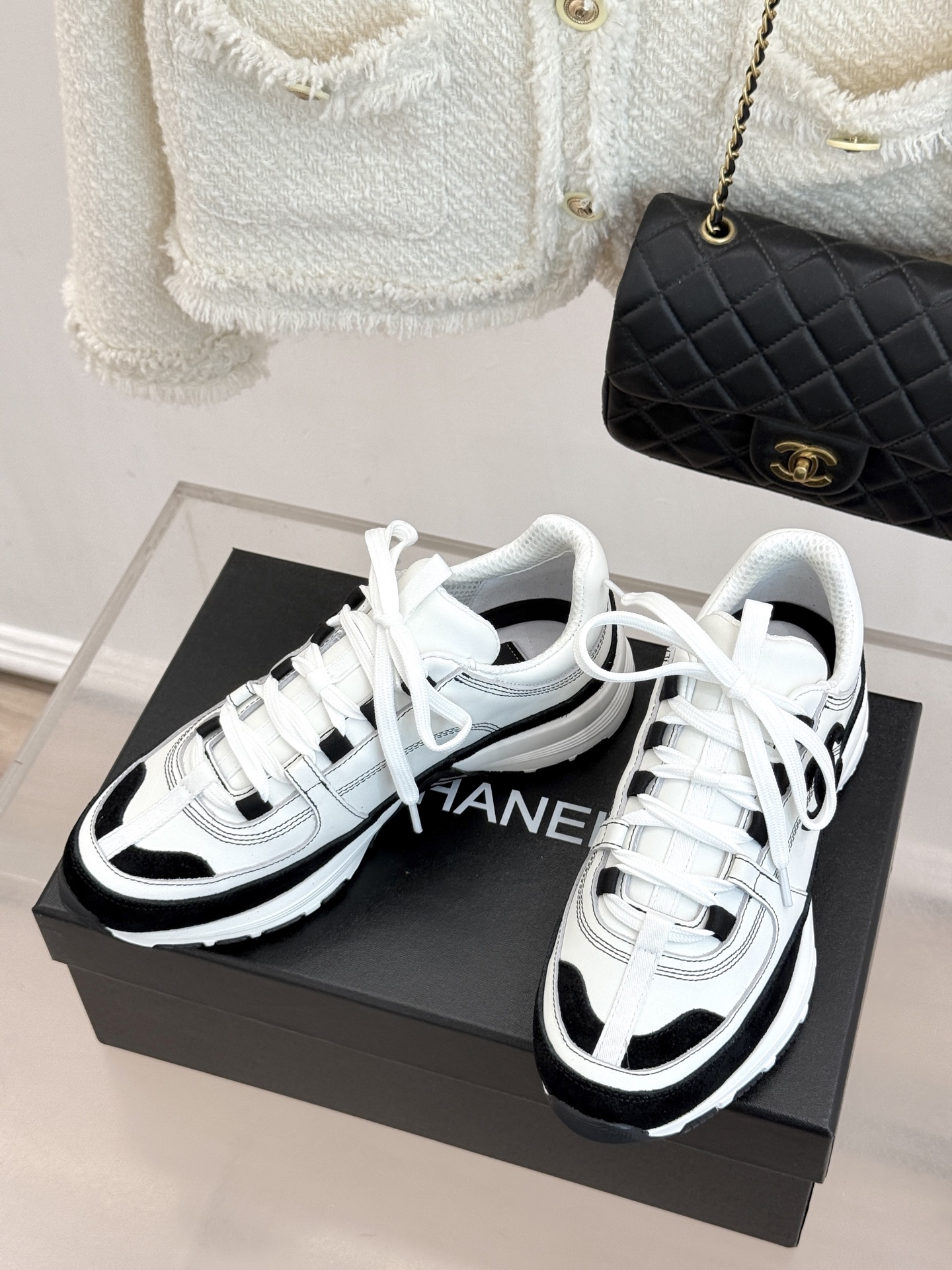 CHANE* ｜小香26S新品双C运动鞋时尚圈又双叒被香奈儿拿捏住了！就成了各路时髦精的心头好标志性的双
