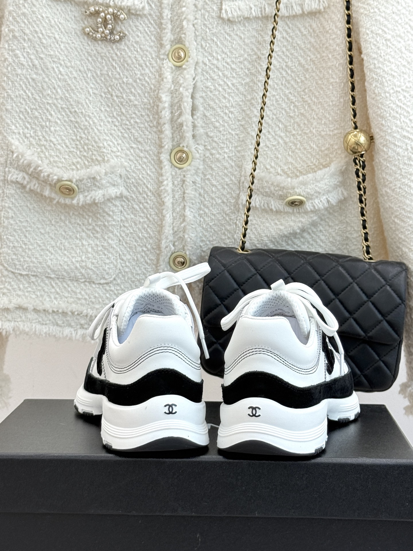 CHANE* ｜小香26S新品双C运动鞋时尚圈又双叒被香奈儿拿捏住了！就成了各路时髦精的心头好标志性的双