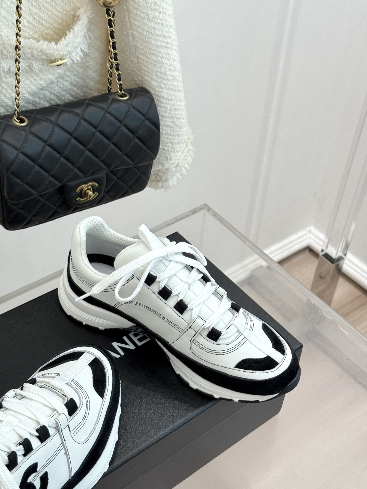 CHANE* ｜小香26S新品双C运动鞋时尚圈又双叒被香奈儿拿捏住了！就成了各路时髦精的心头好标志性的双