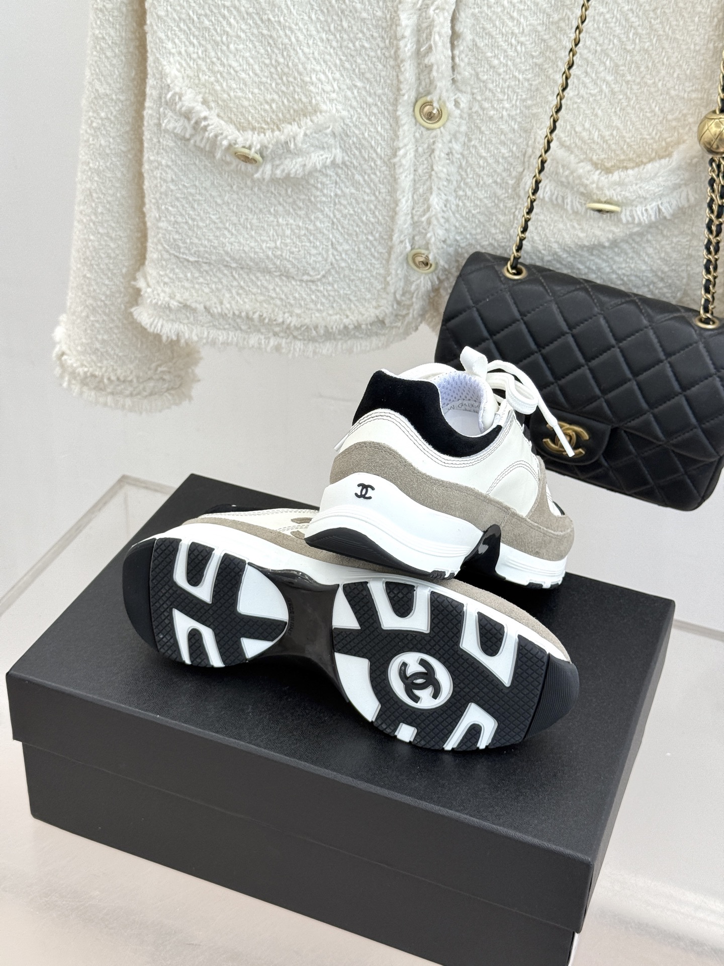 CHANE* ｜小香26S新品双C运动鞋时尚圈又双叒被香奈儿拿捏住了！就成了各路时髦精的心头好标志性的双