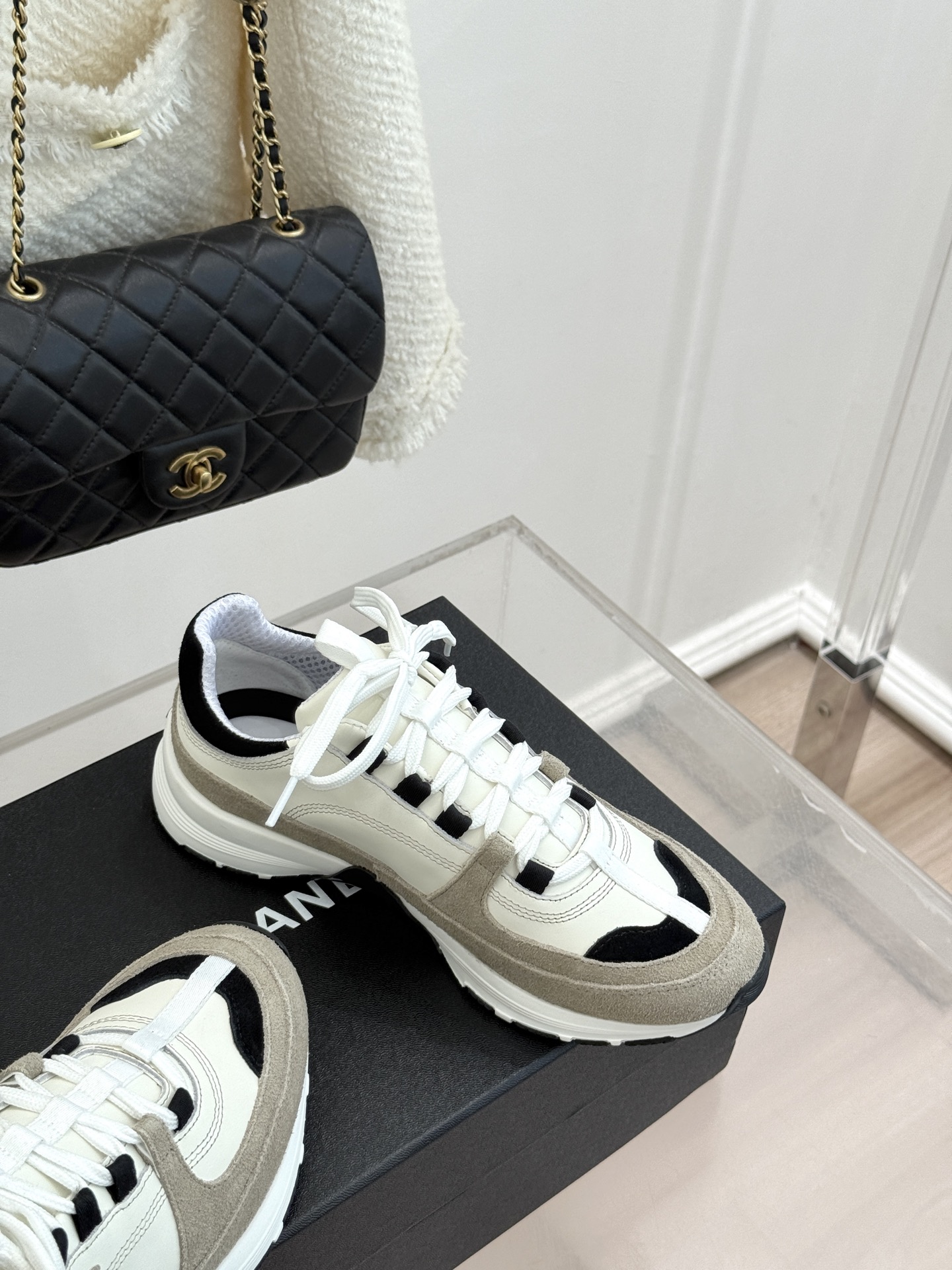 CHANE* ｜小香26S新品双C运动鞋时尚圈又双叒被香奈儿拿捏住了！就成了各路时髦精的心头好标志性的双