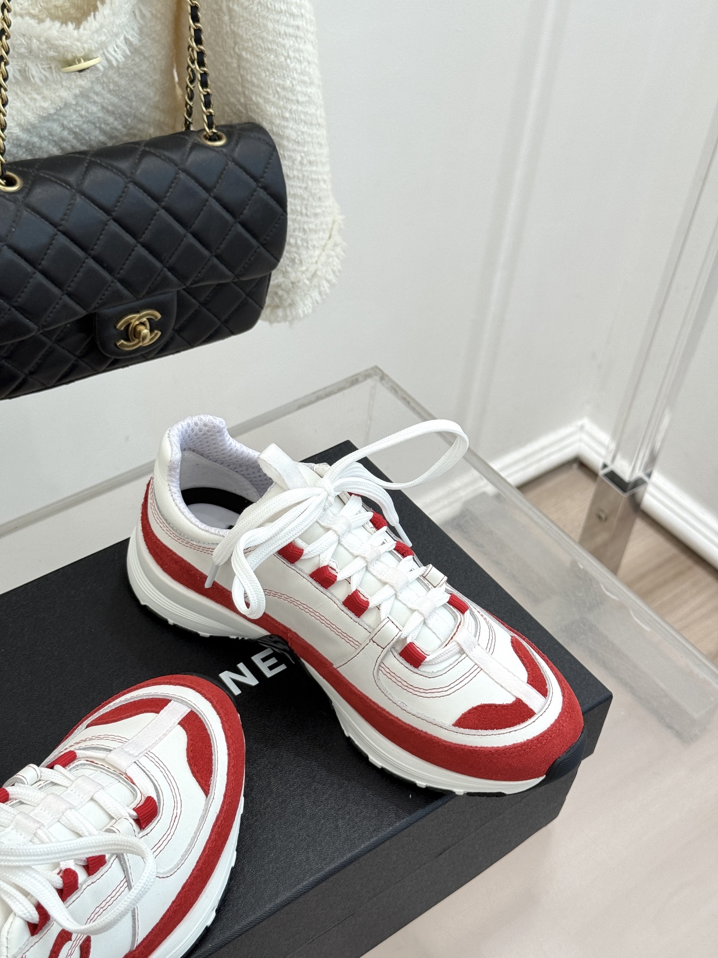 CHANE* ｜小香26S新品双C运动鞋时尚圈又双叒被香奈儿拿捏住了！就成了各路时髦精的心头好标志性的双