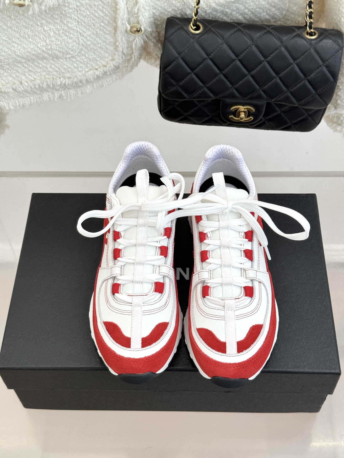 CHANE* ｜小香26S新品双C运动鞋时尚圈又双叒被香奈儿拿捏住了！就成了各路时髦精的心头好标志性的双