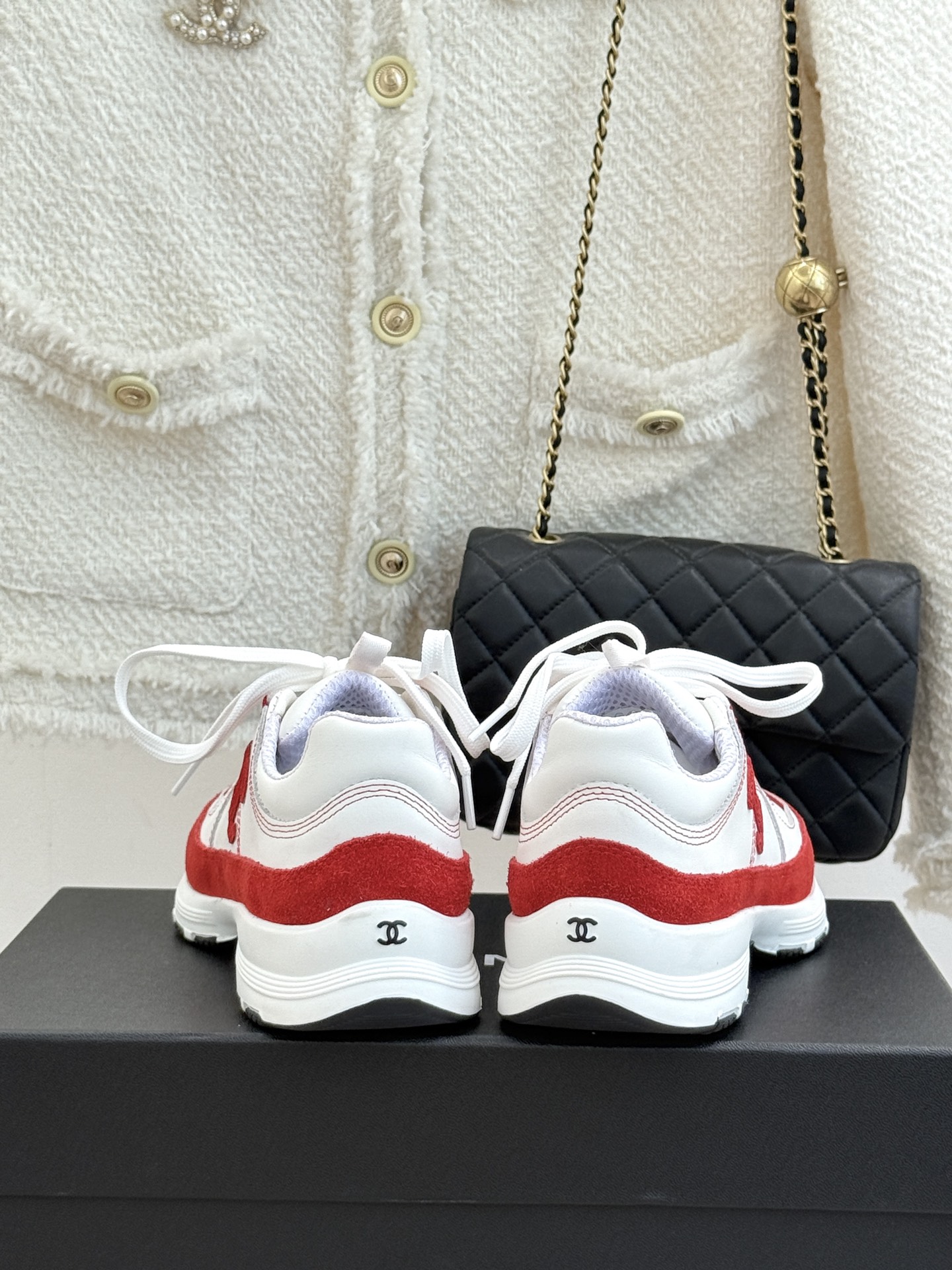 CHANE* ｜小香26S新品双C运动鞋时尚圈又双叒被香奈儿拿捏住了！就成了各路时髦精的心头好标志性的双