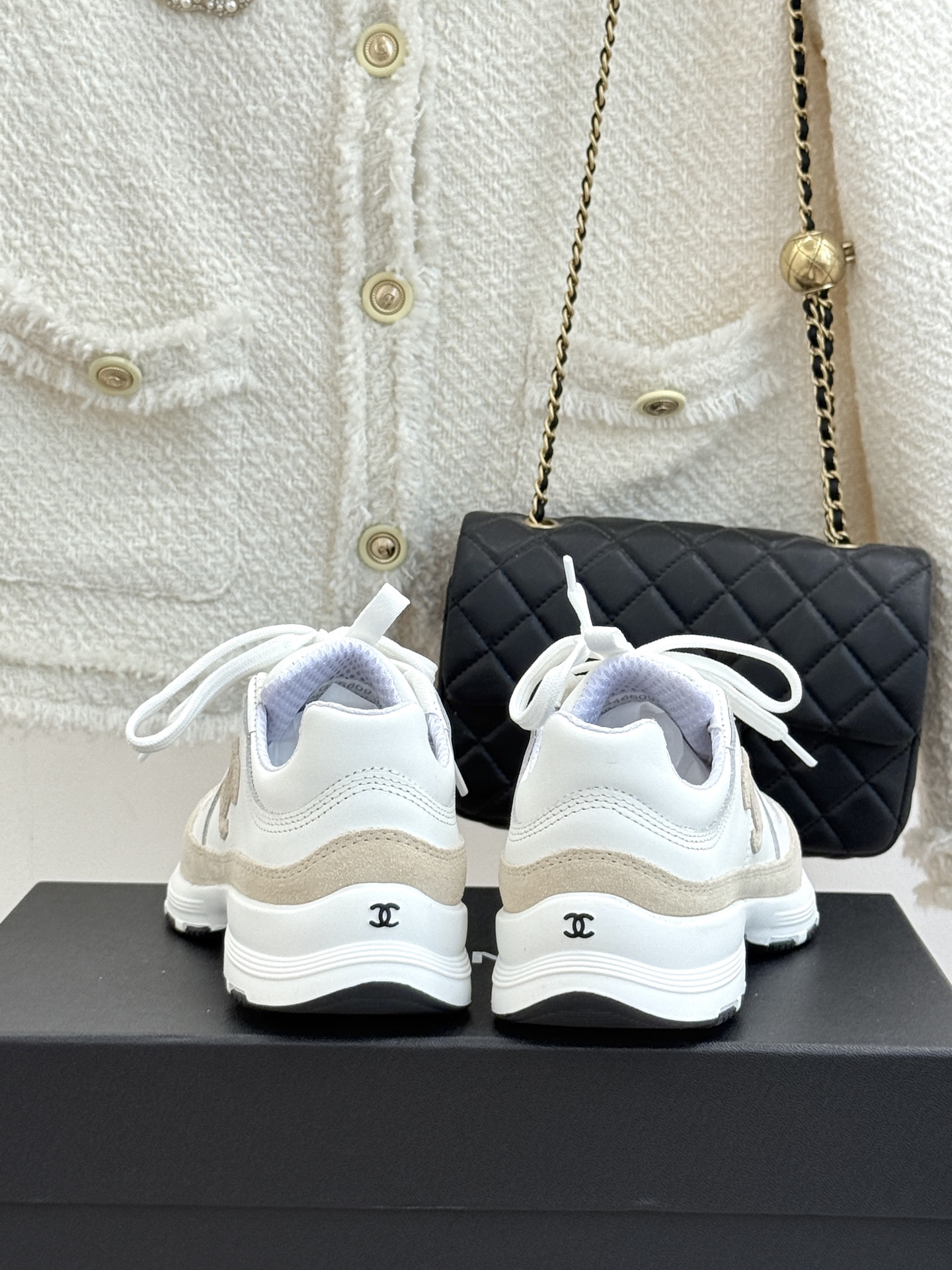 CHANE* ｜小香26S新品双C运动鞋时尚圈又双叒被香奈儿拿捏住了！就成了各路时髦精的心头好标志性的双