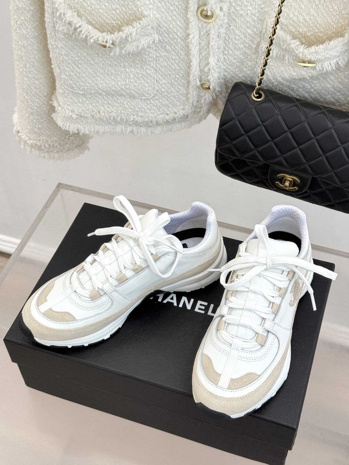 CHANE* ｜小香26S新品双C运动鞋时尚圈又双叒被香奈儿拿捏住了！就成了各路时髦精的心头好标志性的双