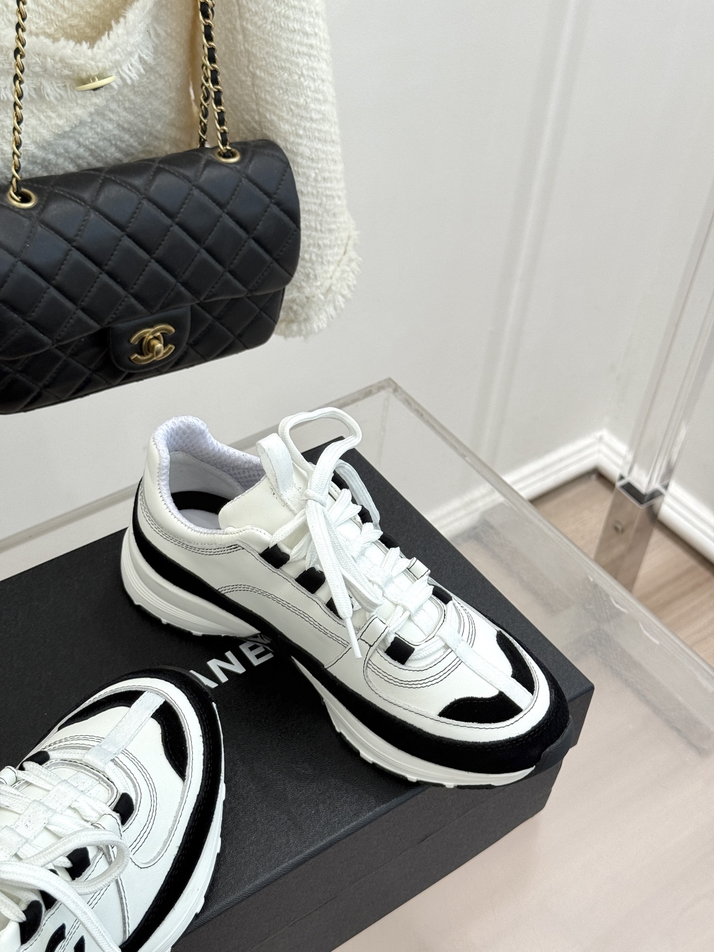 CHANE* ｜小香26S新品双C运动鞋时尚圈又双叒被香奈儿拿捏住了！就成了各路时髦精的心头好标志性的双