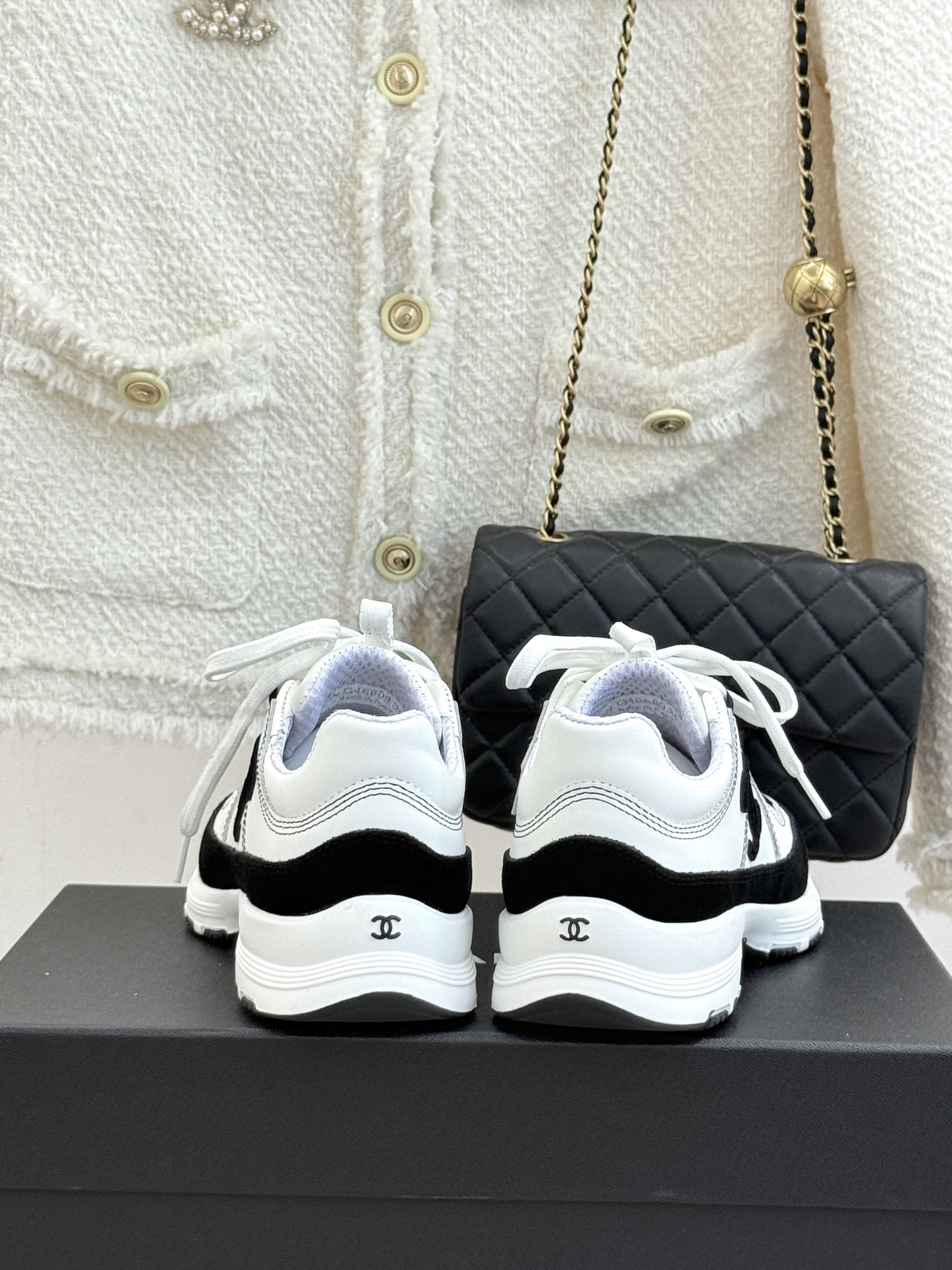 CHANE* ｜小香26S新品双C运动鞋时尚圈又双叒被香奈儿拿捏住了！就成了各路时髦精的心头好标志性的双
