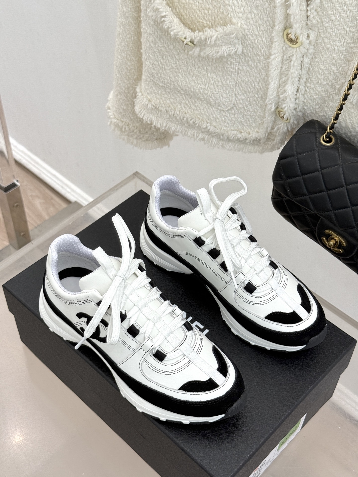 CHANE* ｜小香26S新品双C运动鞋时尚圈又双叒被香奈儿拿捏住了！就成了各路时髦精的心头好标志性的双