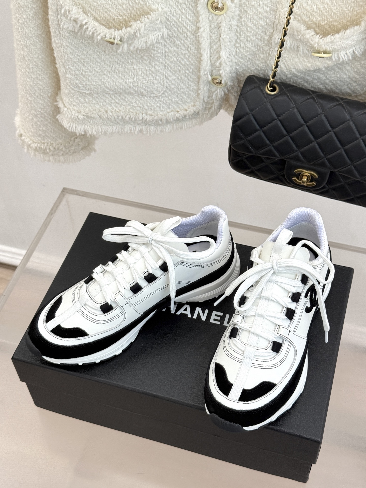 CHANE* ｜小香26S新品双C运动鞋时尚圈又双叒被香奈儿拿捏住了！就成了各路时髦精的心头好标志性的双
