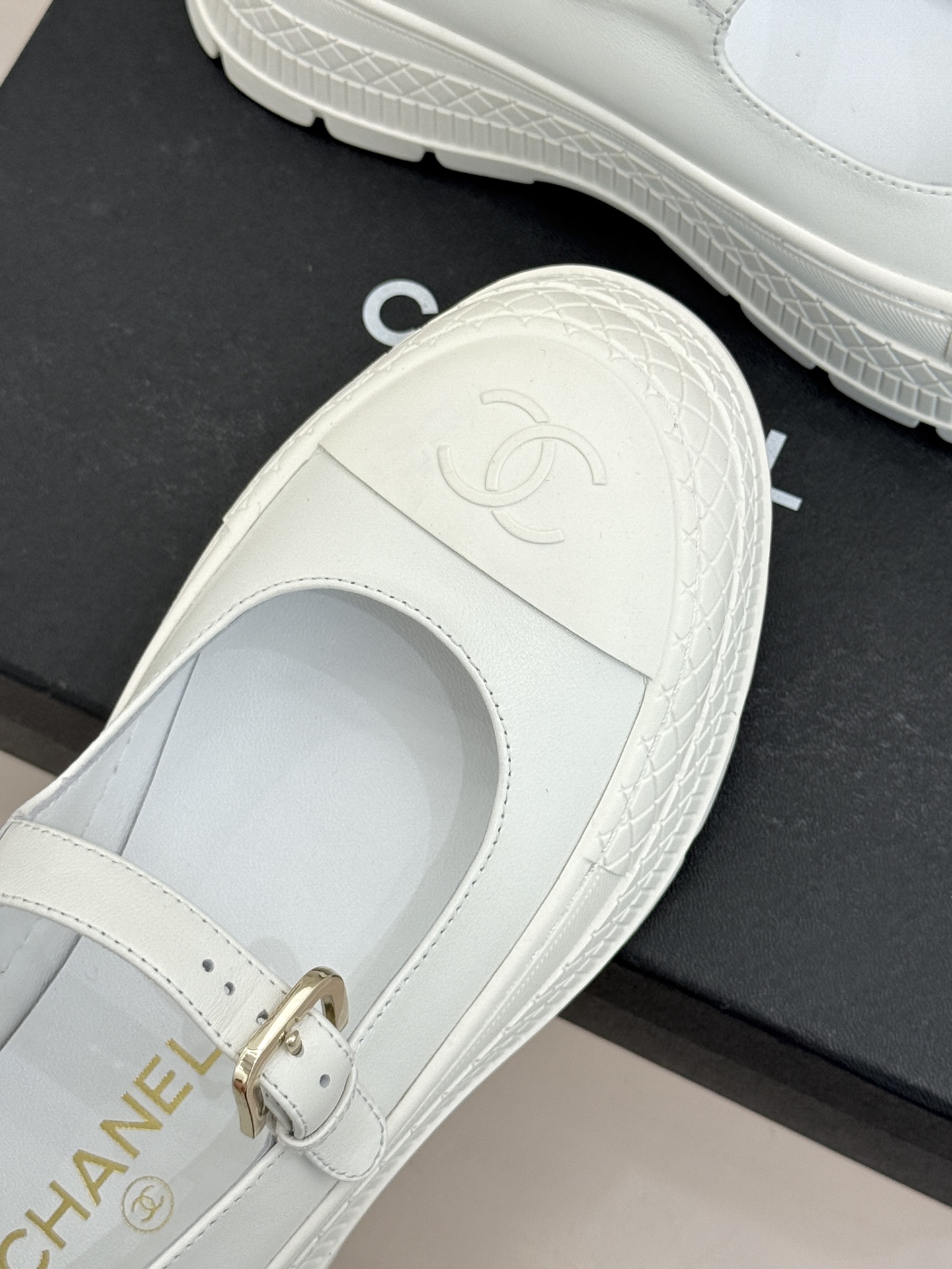 CHANE*｜小香26P双C厚底松糕玛丽珍鞋将复古玛丽珍与摩登松糕底精妙融合重塑法式优雅新范式 高级感满