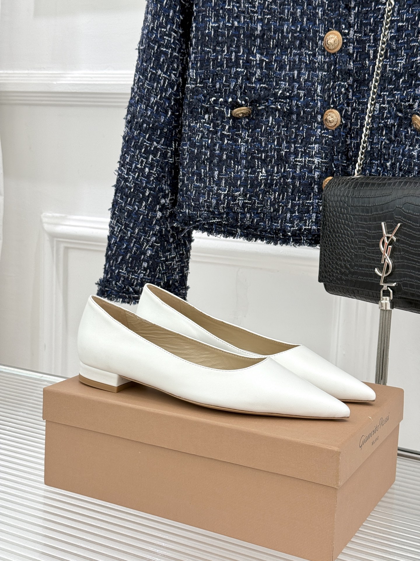 Gianvito Rossi经典极简尖头高跟鞋单鞋以「删繁就简」的意式匠心将高奢质感藏于利落线条让每一步