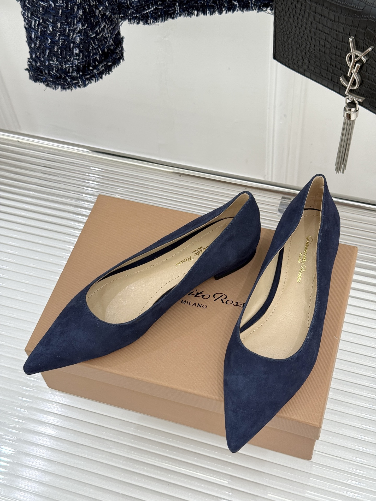 Gianvito Rossi经典极简尖头高跟鞋单鞋以「删繁就简」的意式匠心将高奢质感藏于利落线条让每一步