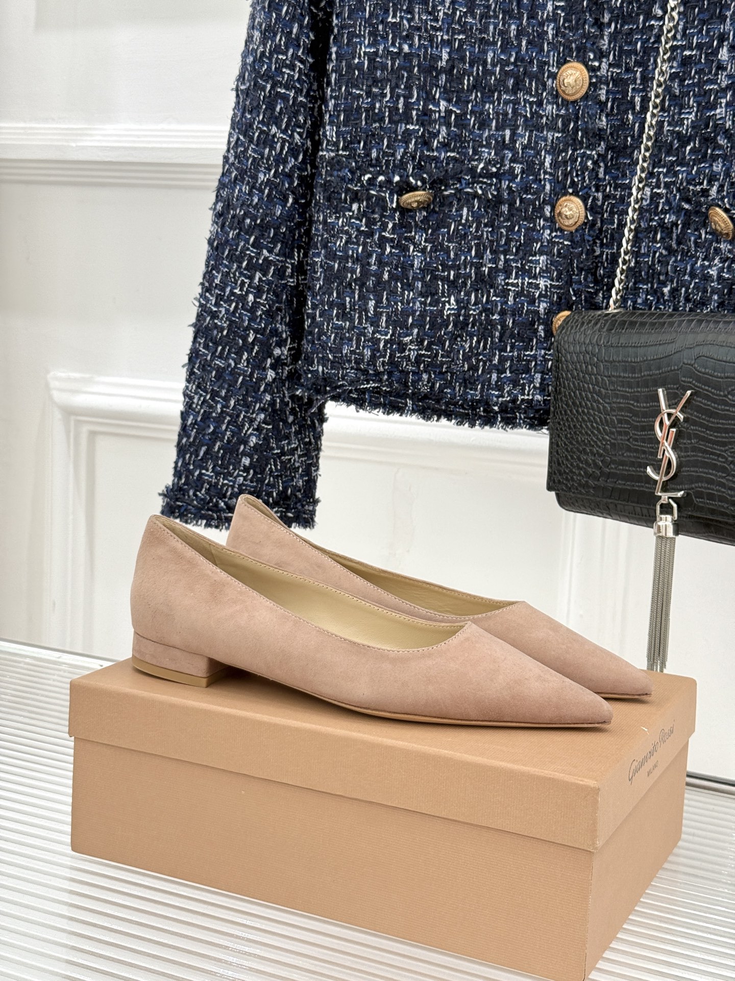 Gianvito Rossi经典极简尖头高跟鞋单鞋以「删繁就简」的意式匠心将高奢质感藏于利落线条让每一步