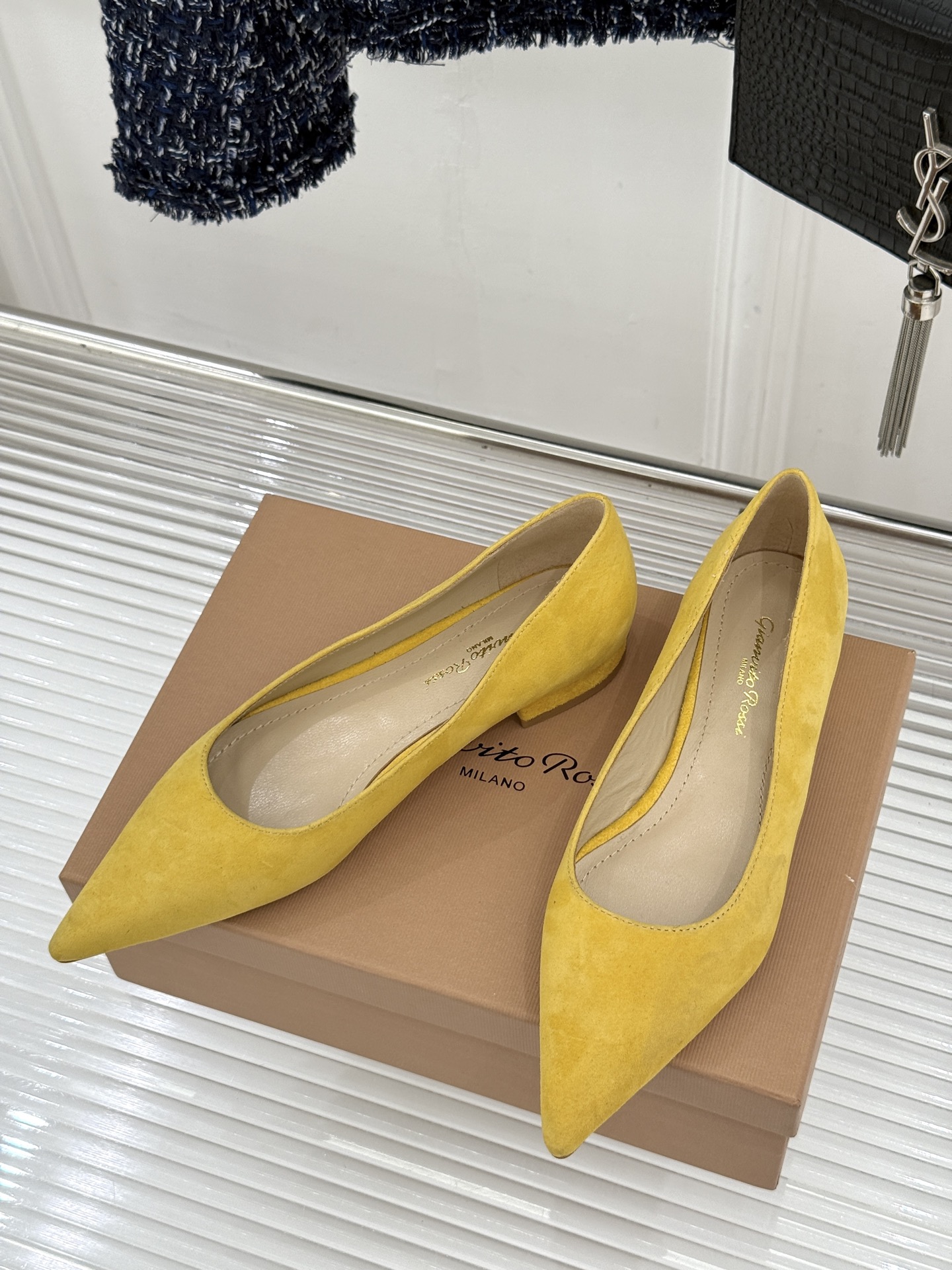 Gianvito Rossi经典极简尖头高跟鞋单鞋以「删繁就简」的意式匠心将高奢质感藏于利落线条让每一步