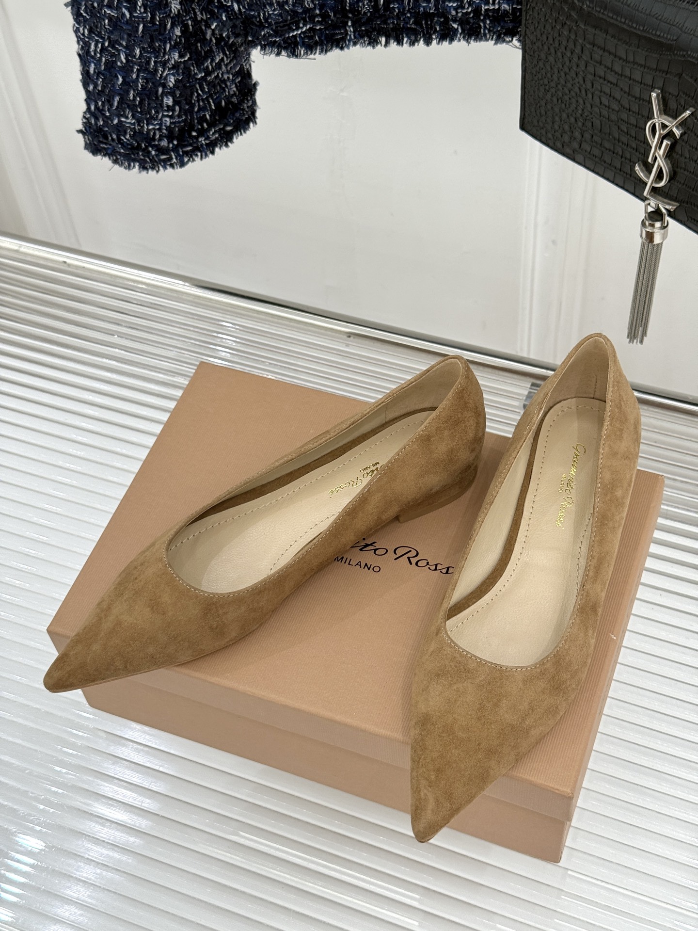 Gianvito Rossi经典极简尖头高跟鞋单鞋以「删繁就简」的意式匠心将高奢质感藏于利落线条让每一步