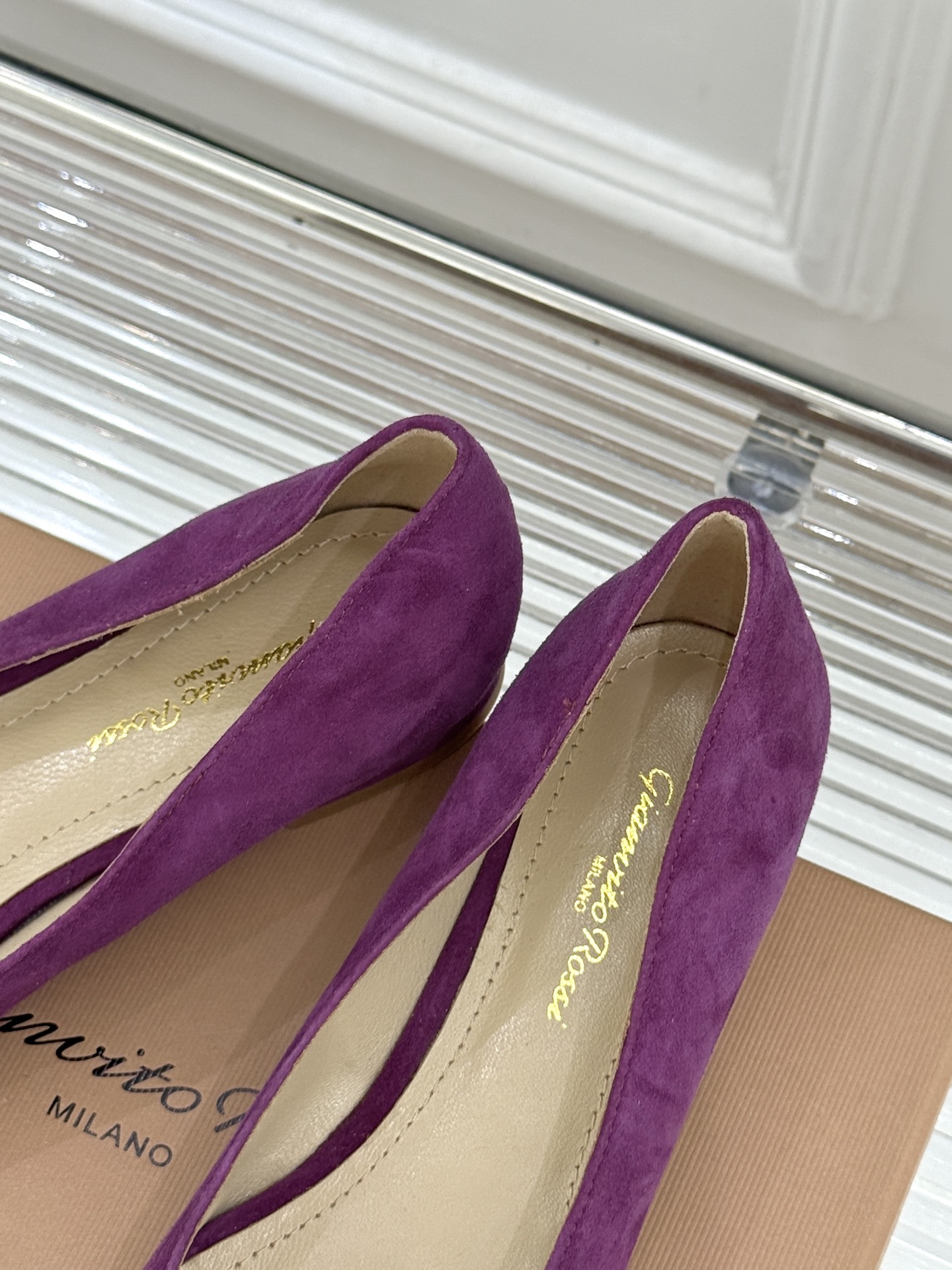 Gianvito Rossi经典极简尖头高跟鞋单鞋以「删繁就简」的意式匠心将高奢质感藏于利落线条让每一步